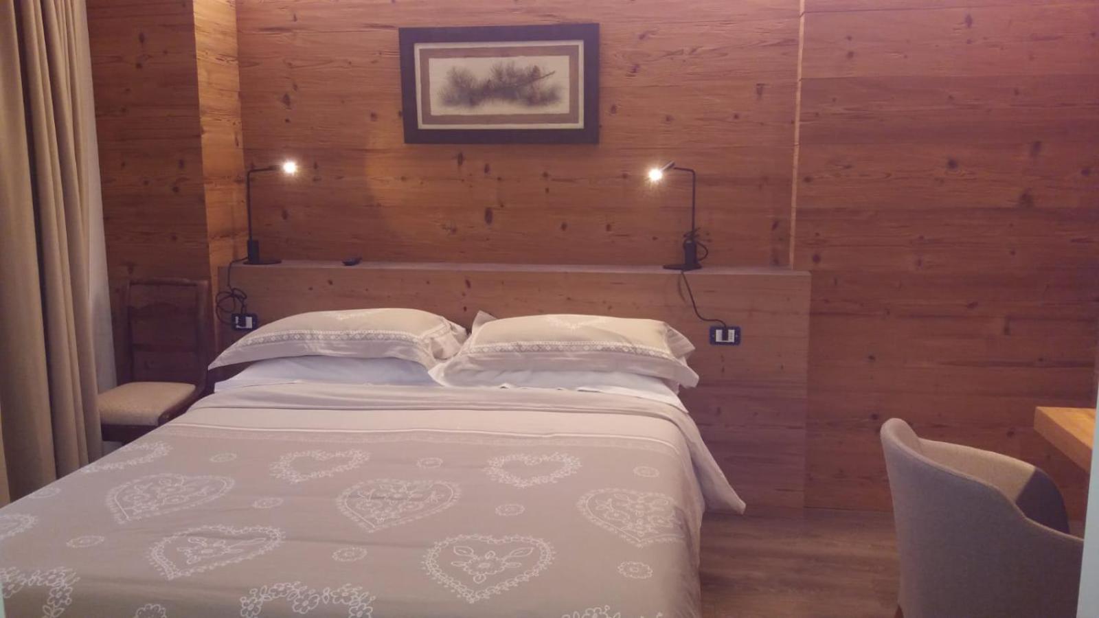 Double Room - Photo 7