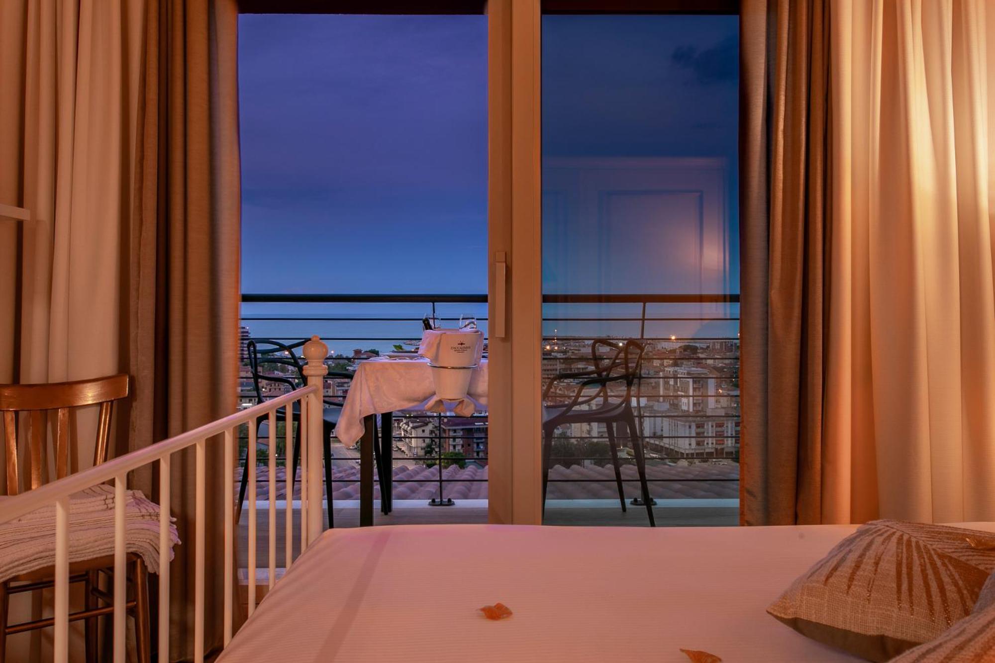 Double Room with Sea View photo 2