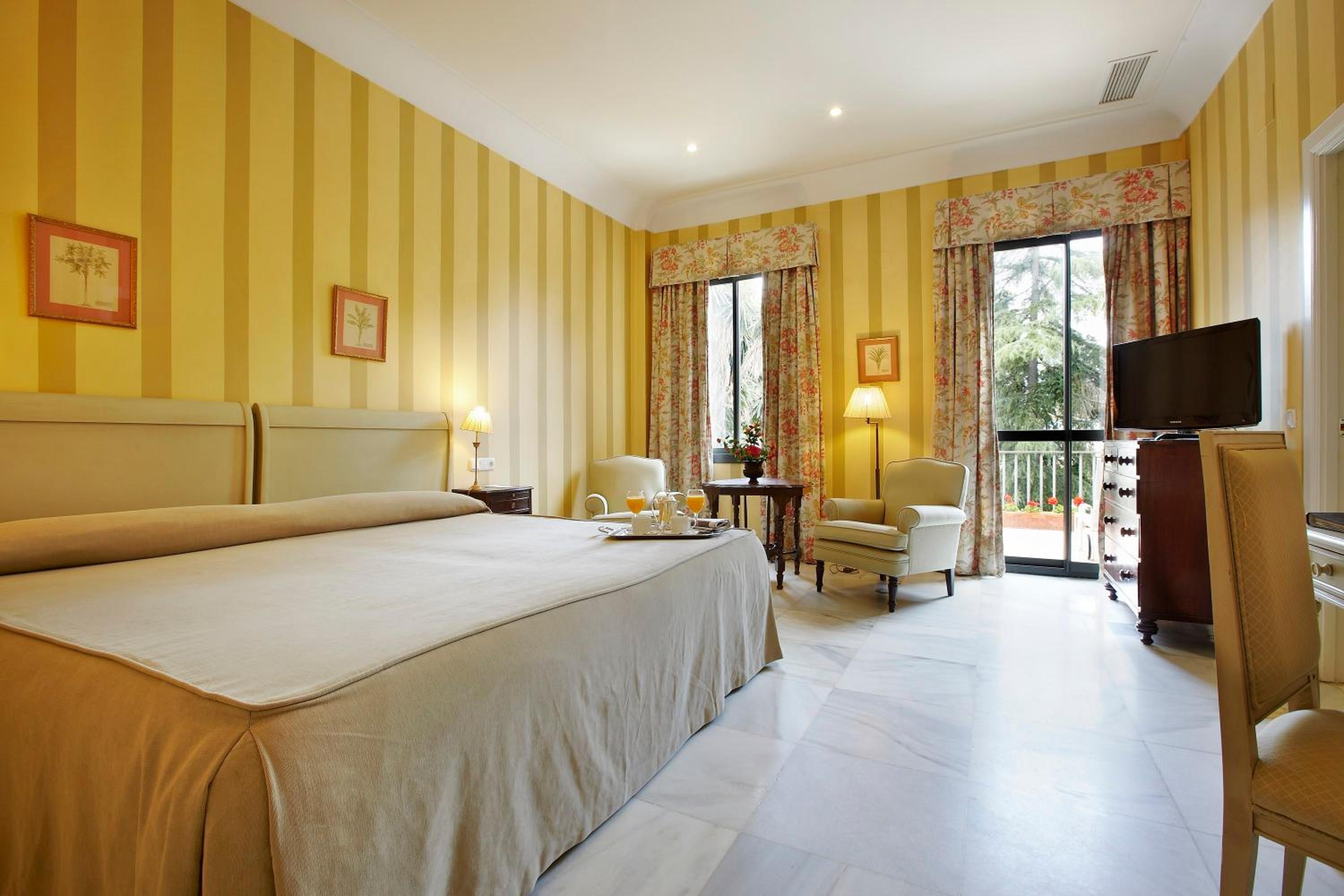 Superior Double or Twin Room - Photo 6