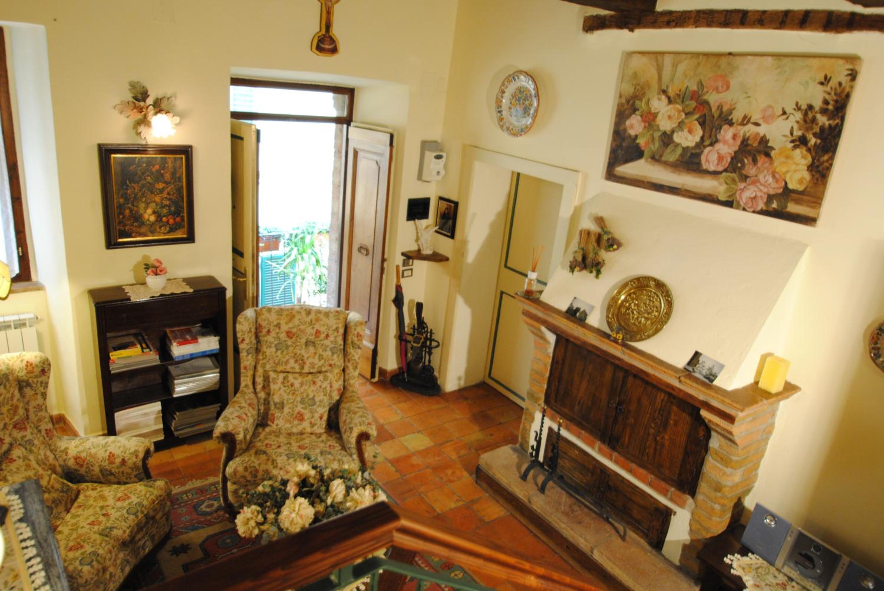 Apartment - Split Level photo 2