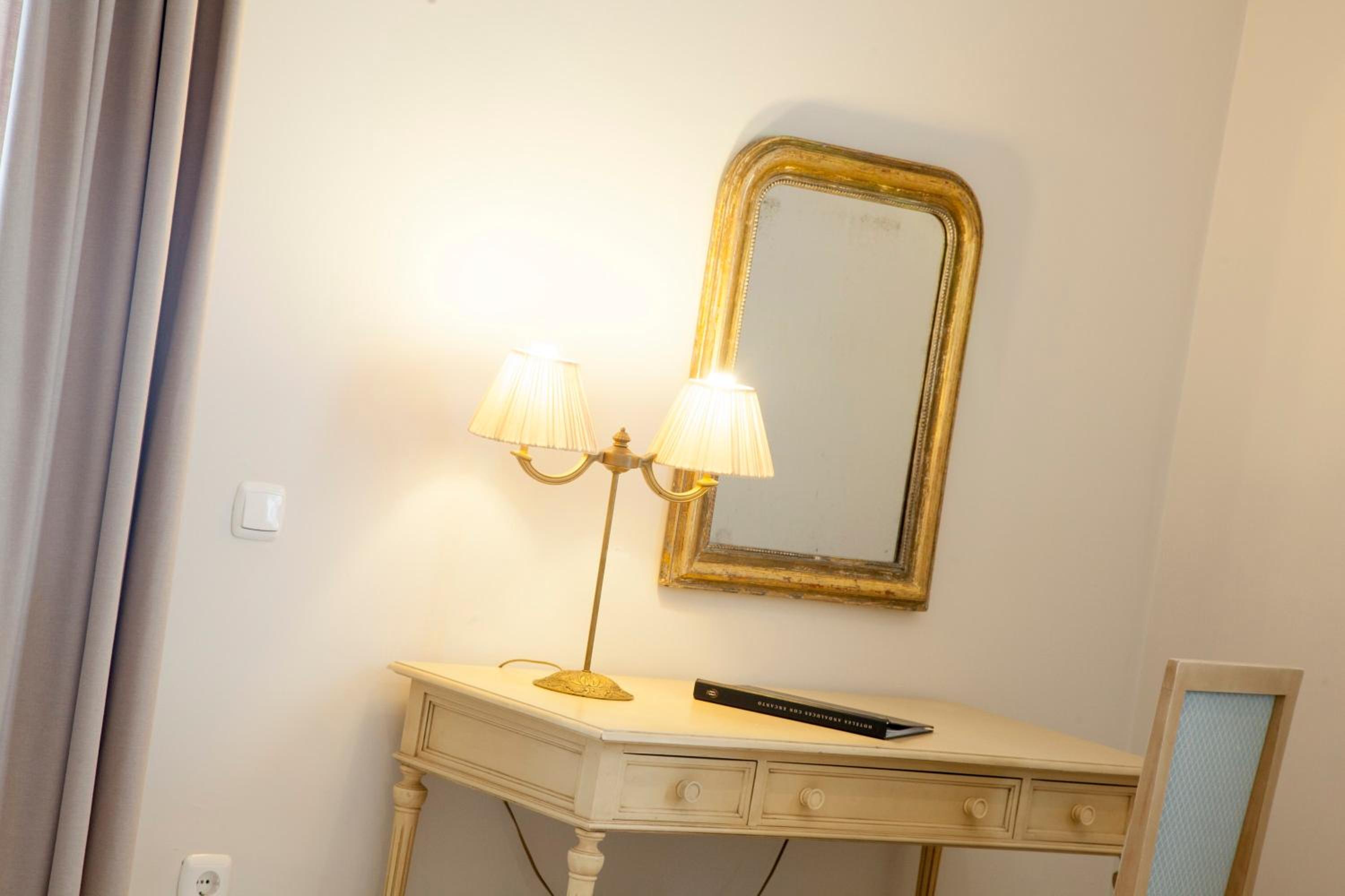 Double or Twin Room - Photo 6