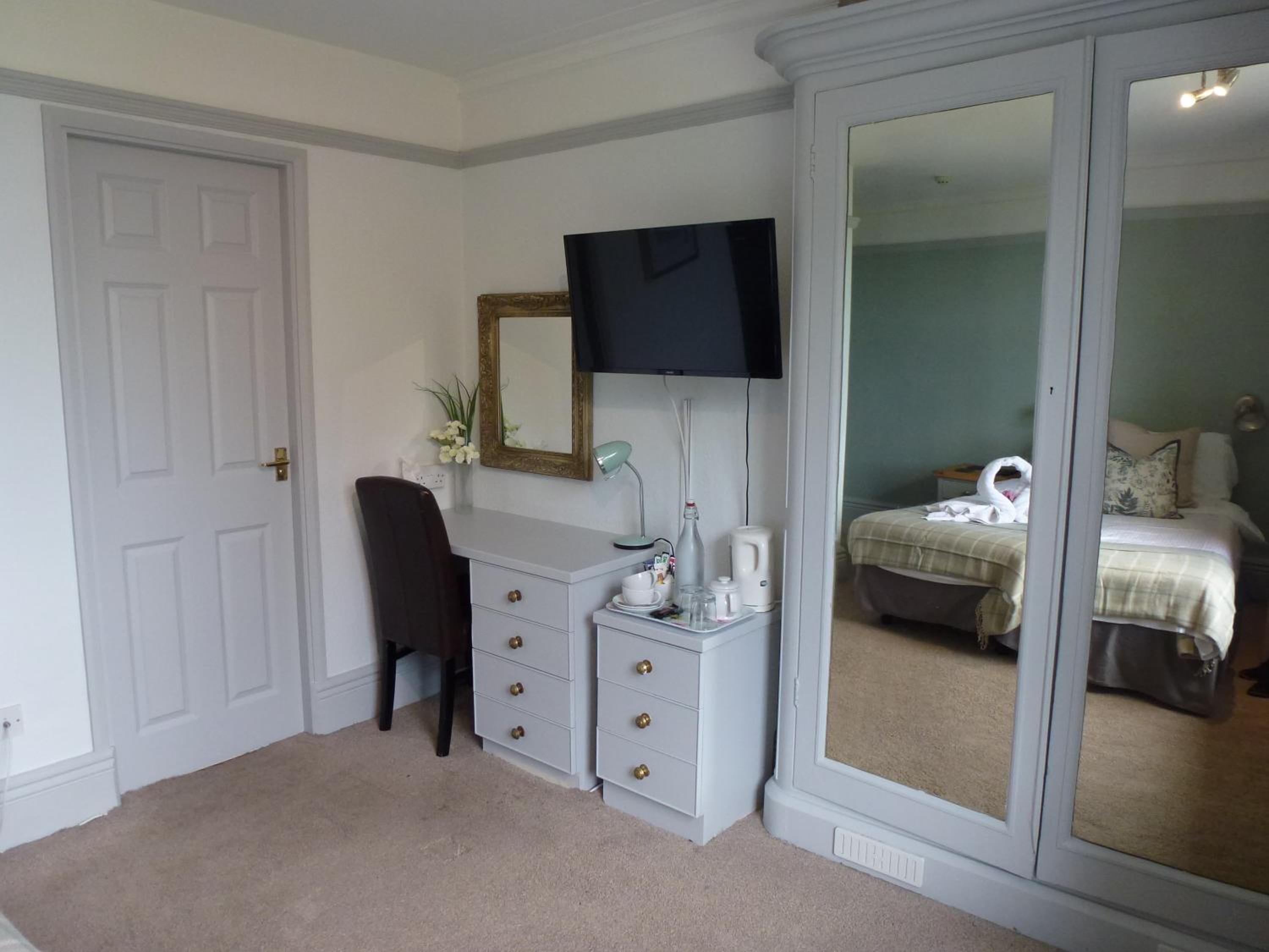 Superior Double or Twin Room - Photo 4