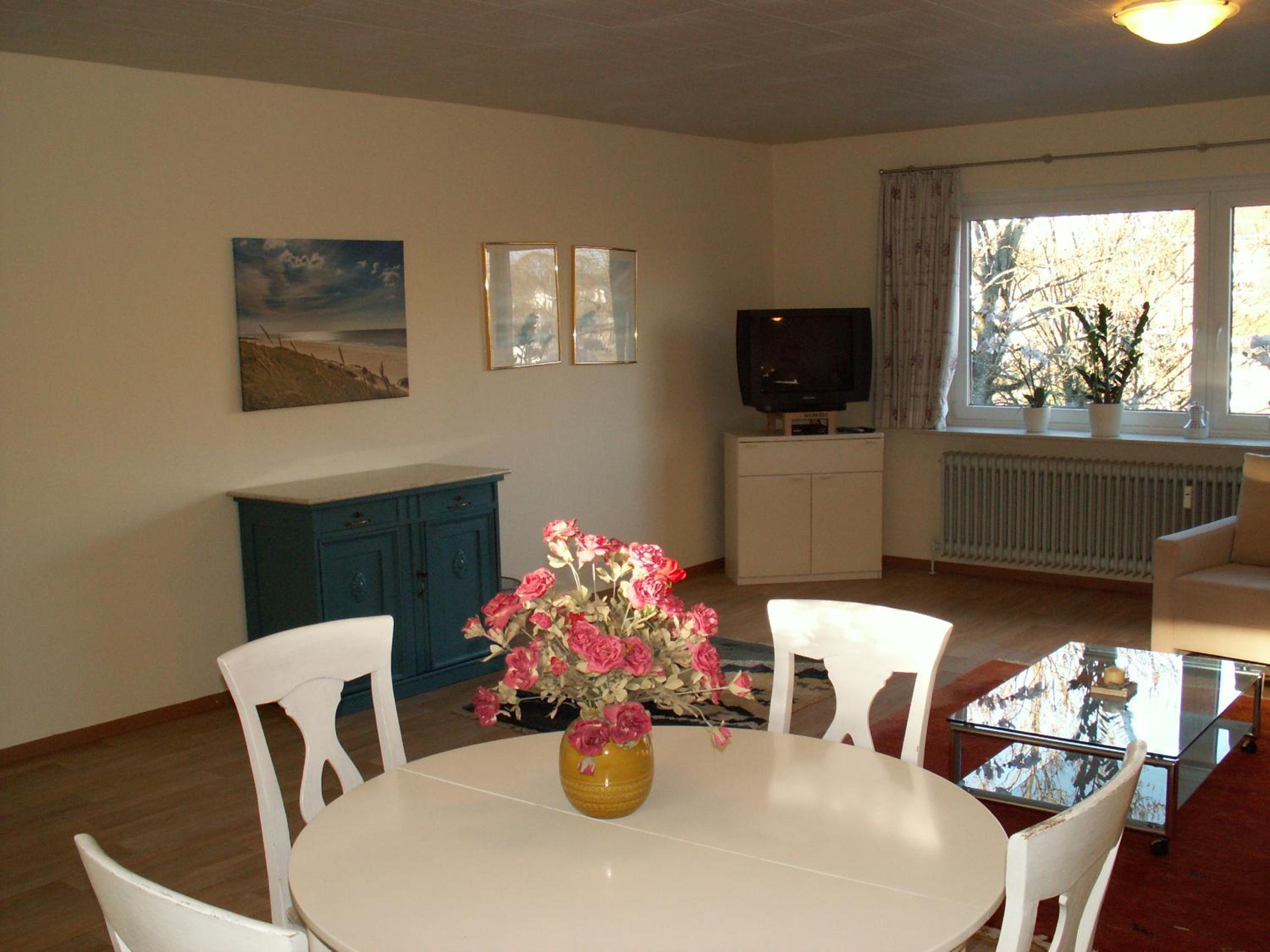 Apartment photo 2