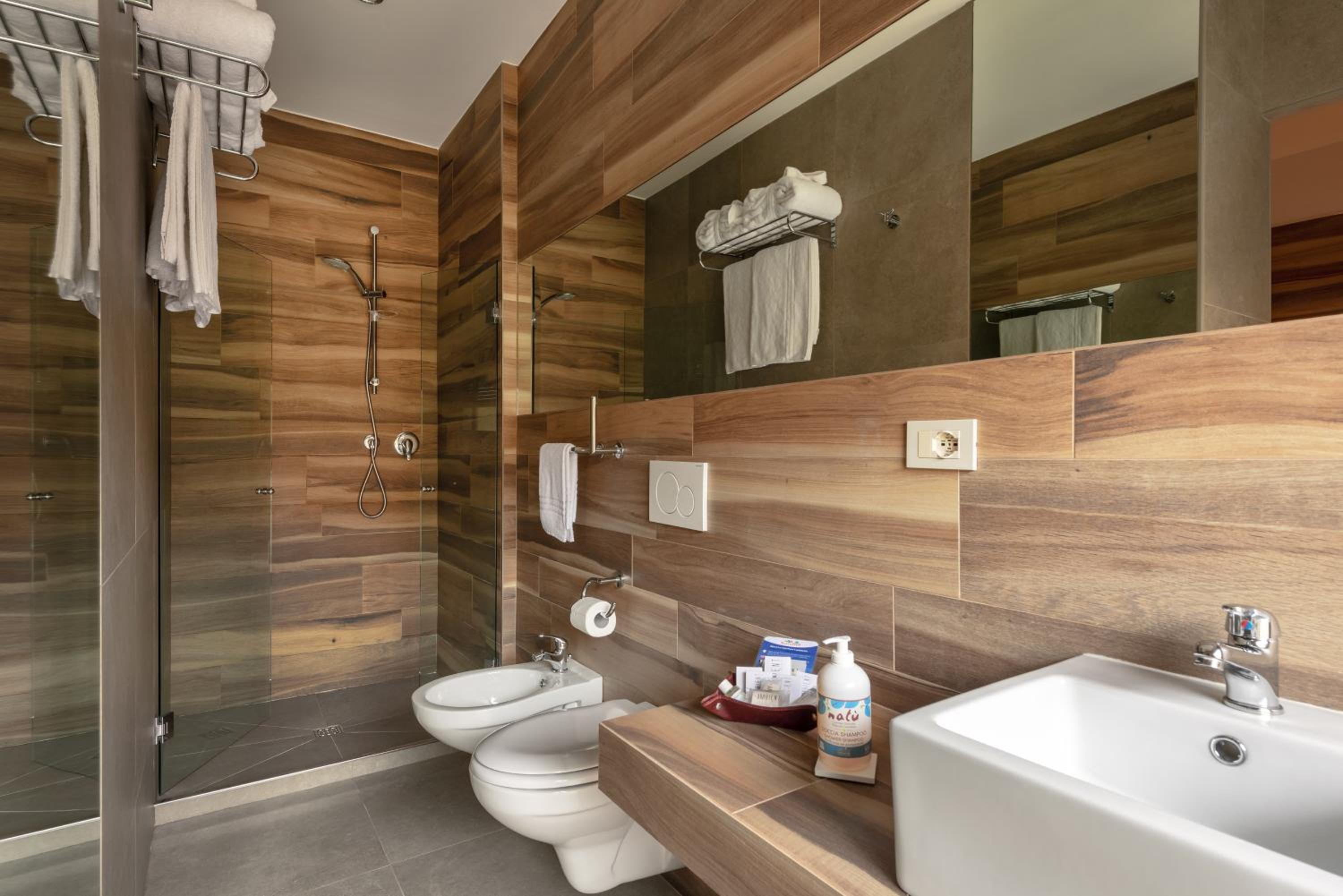 Deluxe Double or Twin Room - Photo 4