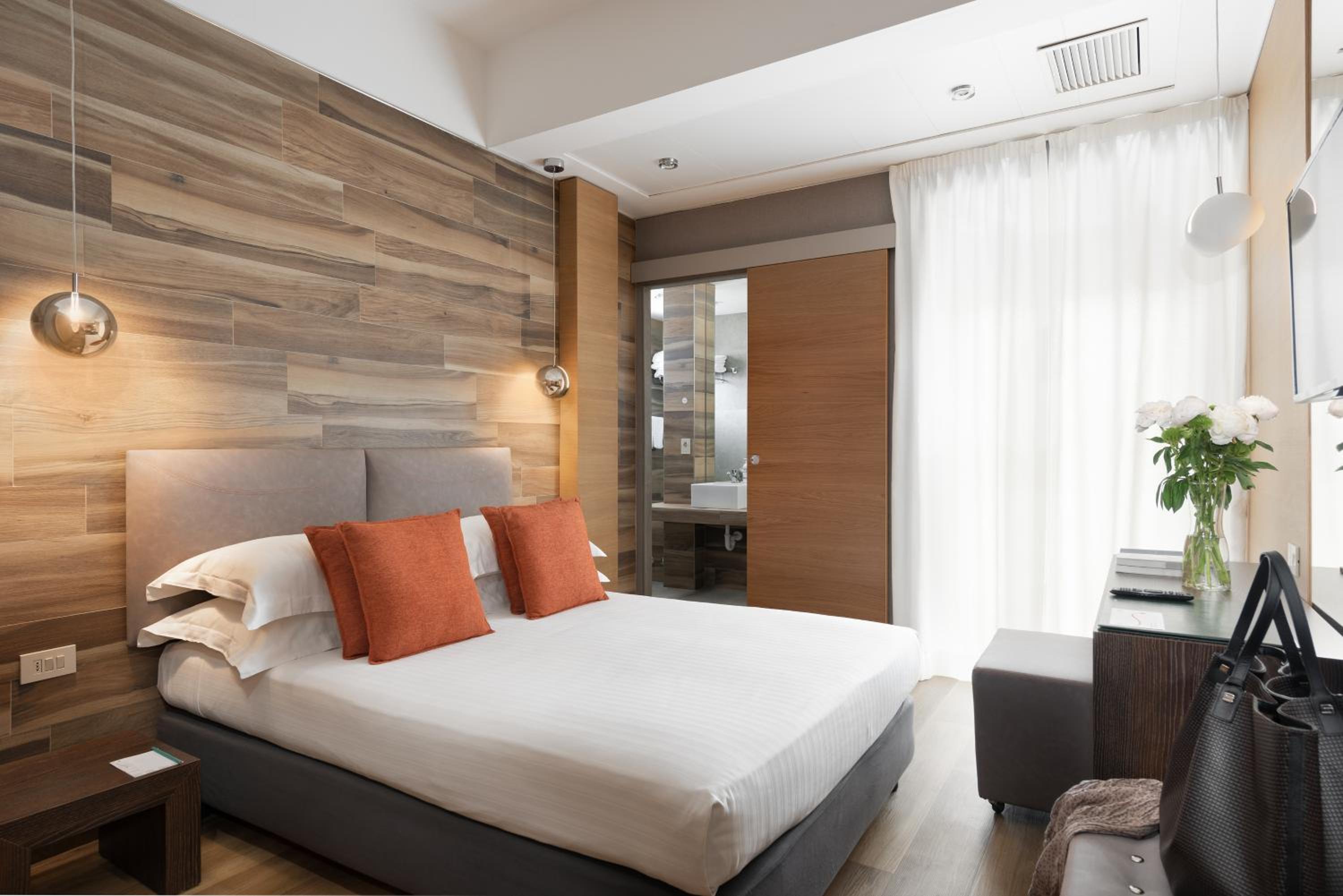Deluxe Double or Twin Room - Photo 1