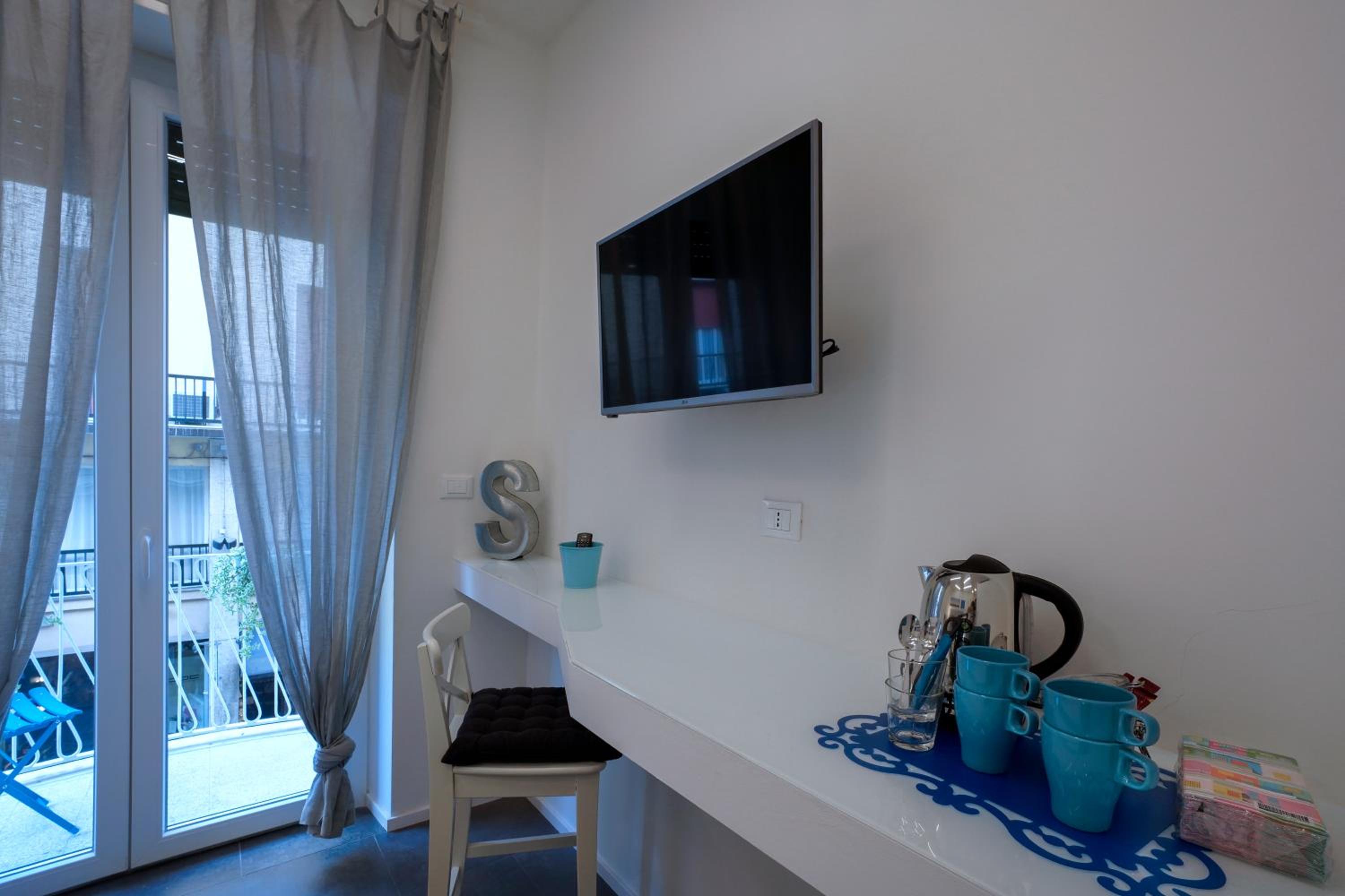 Double Room with Balcony (3 Adults) photo 2