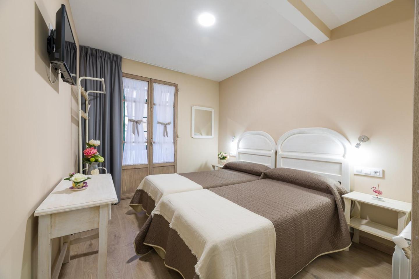 Habitación Doble con Baño Privado
