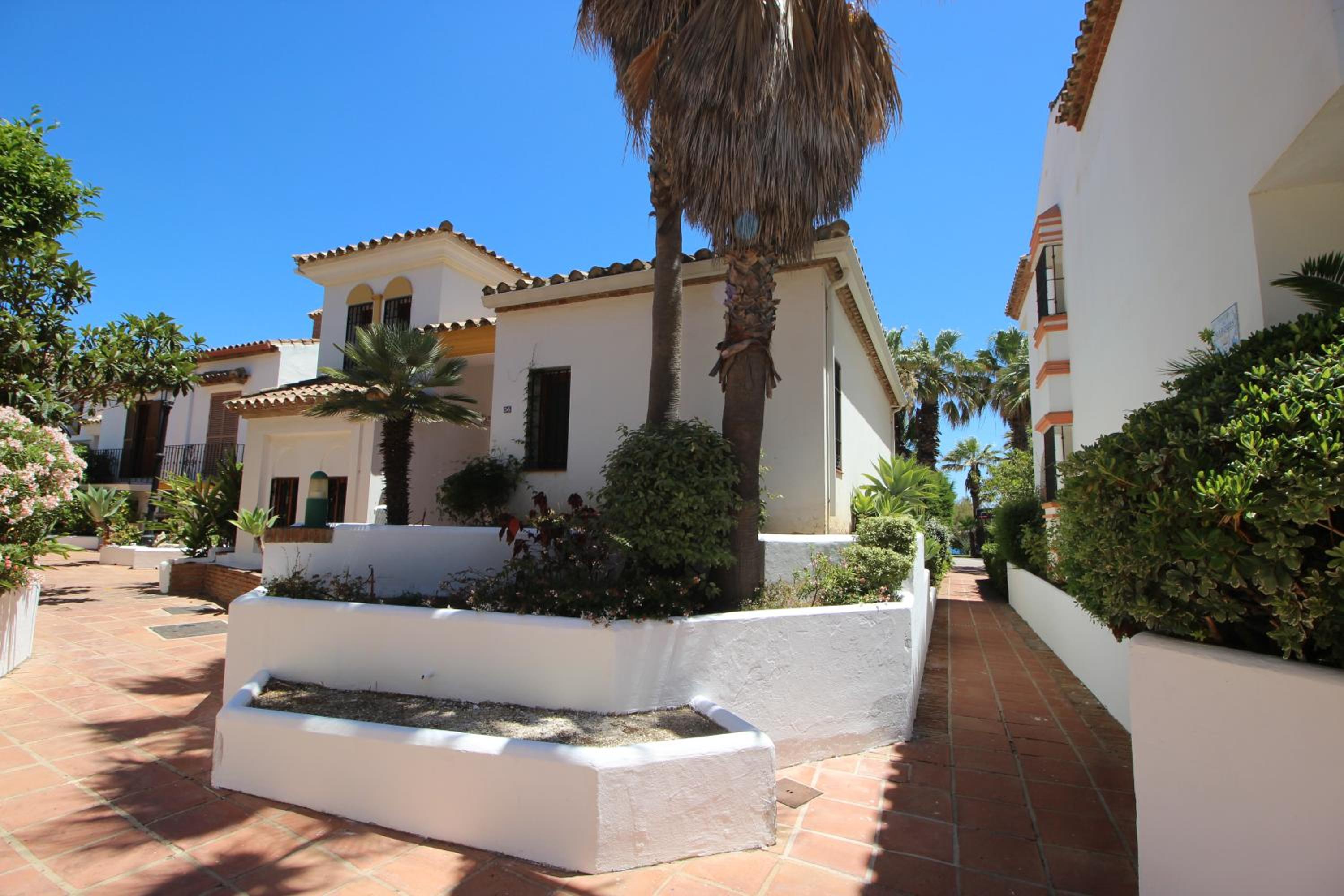 Villa photo 2