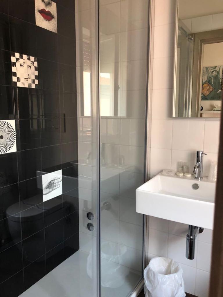 Standard Twin Room with Garden View photo 2