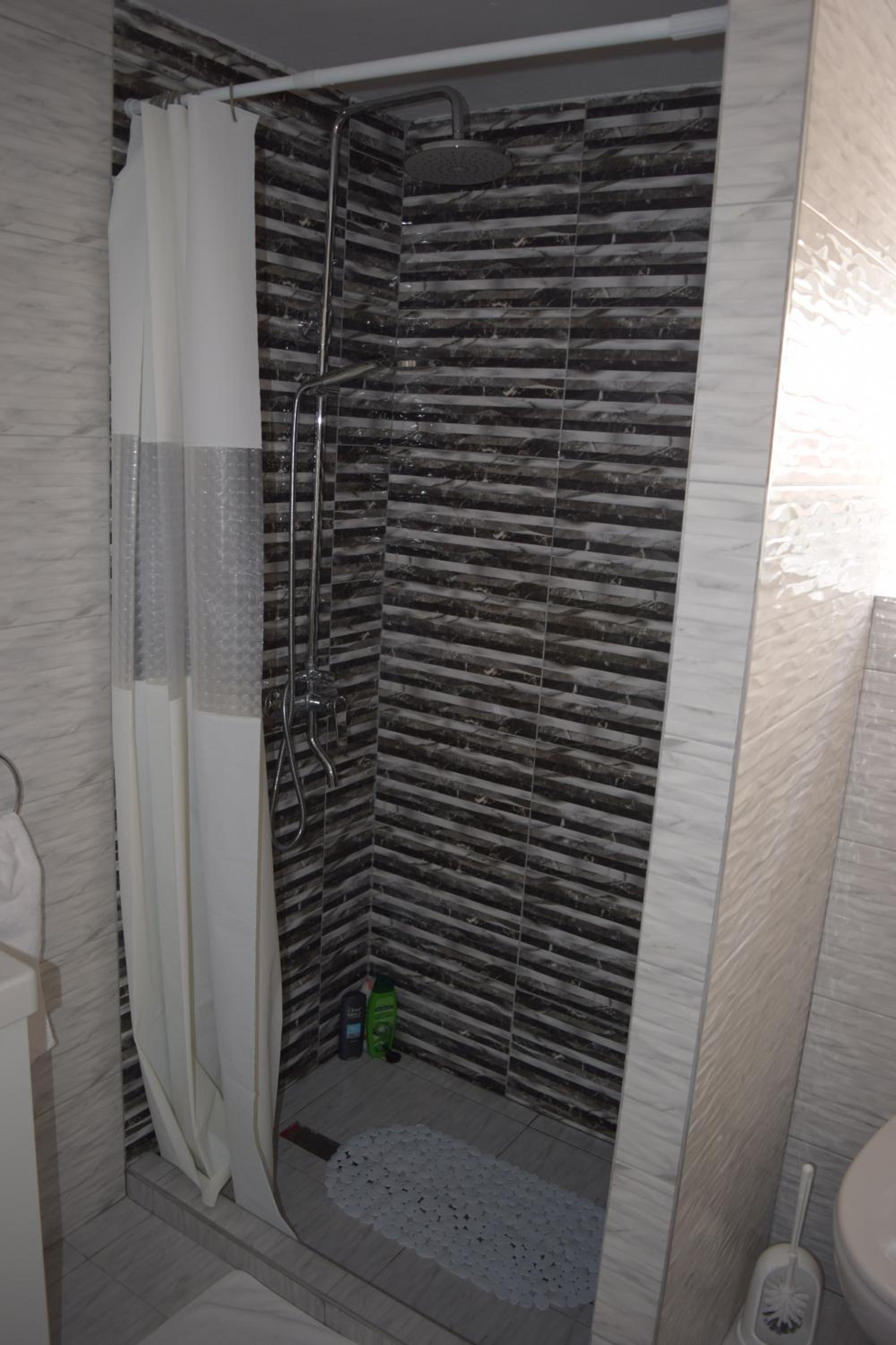 Apartment - Photo 18