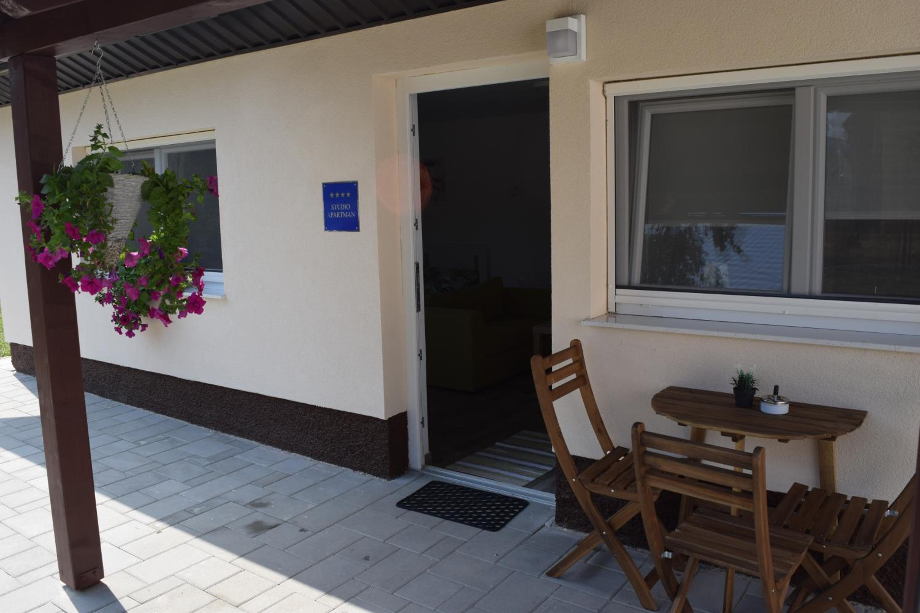 Apartment - Photo 32