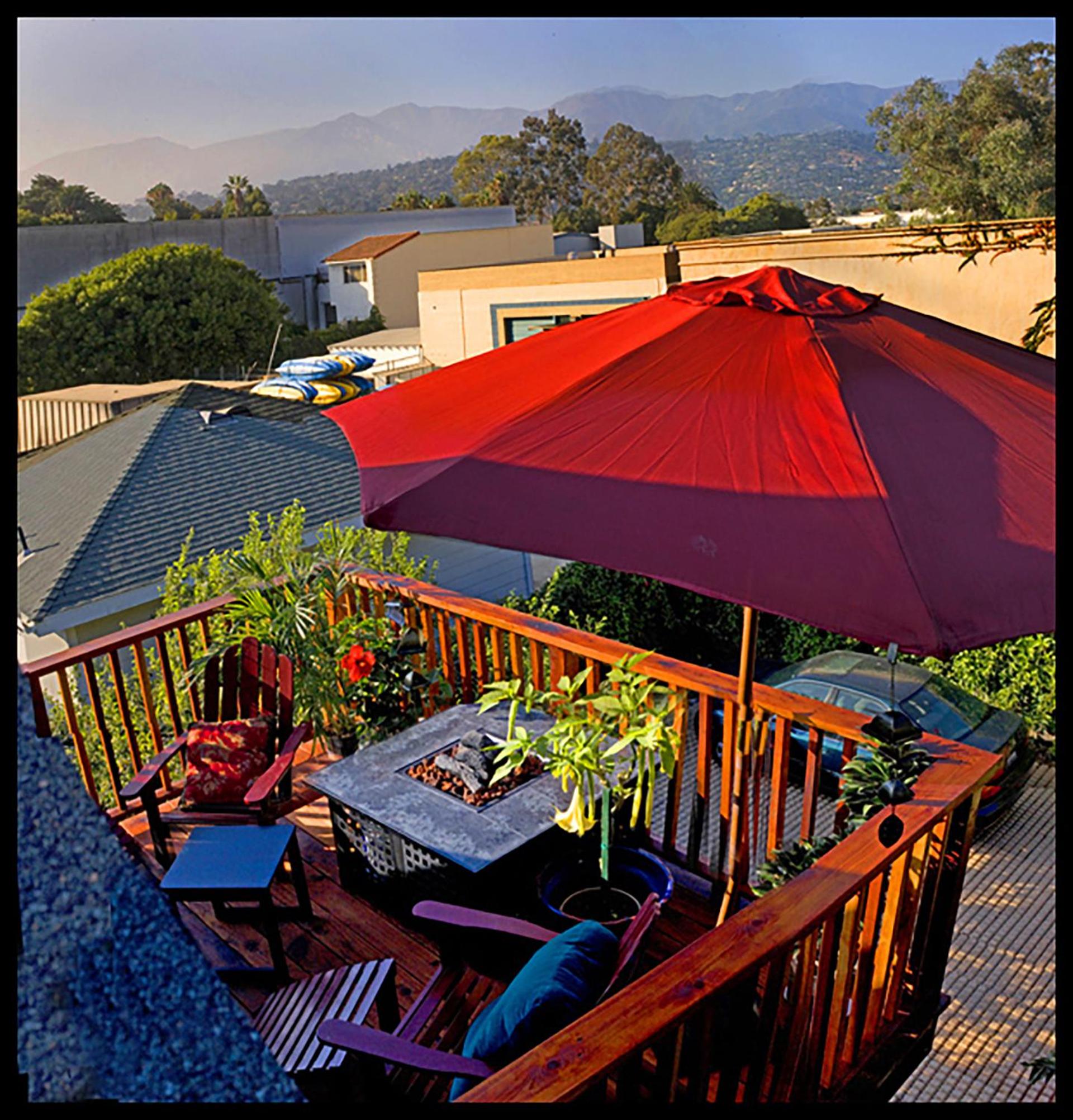 Apartment with Mountain View photo 2