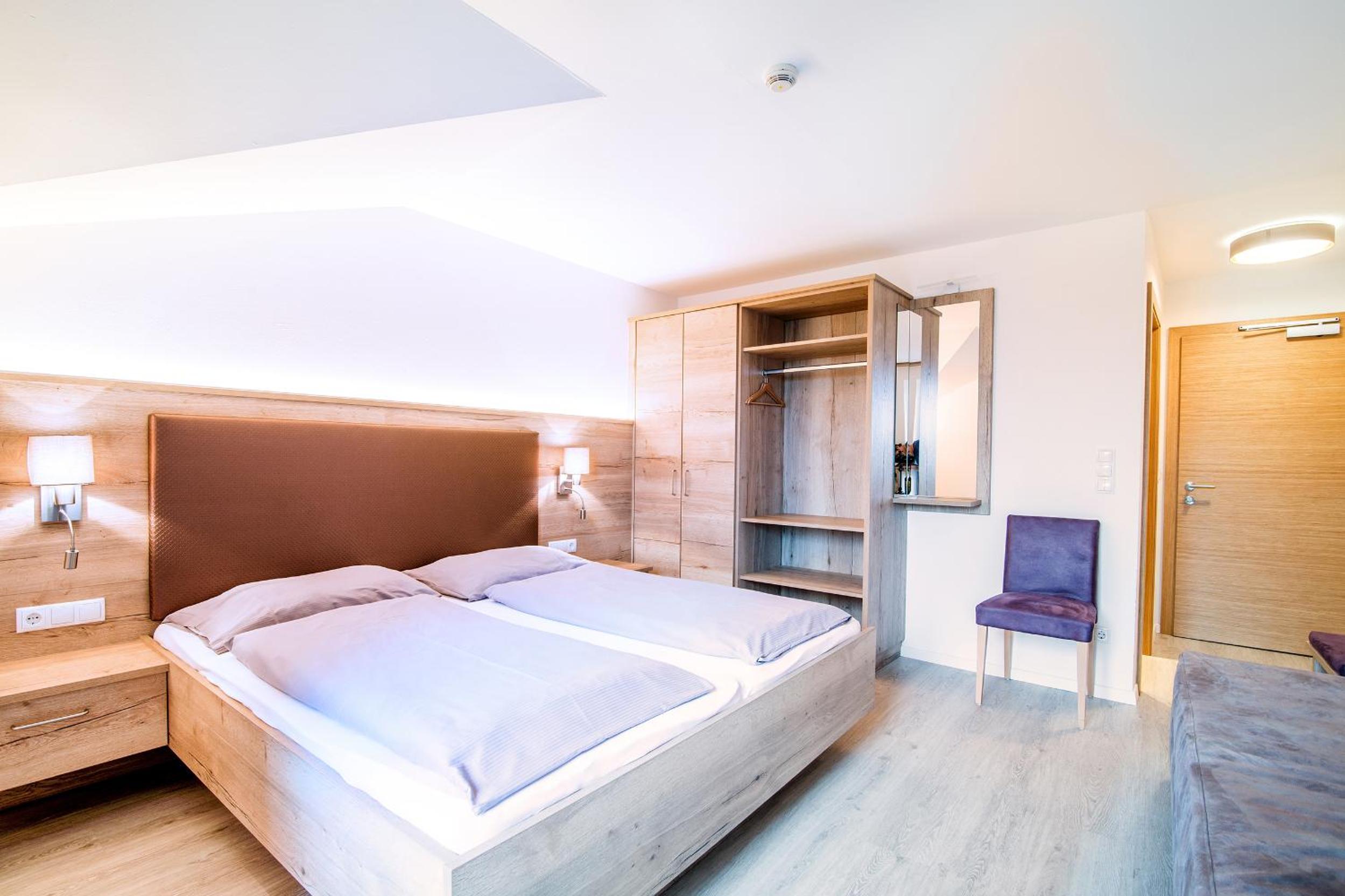 Standard Double Room - Photo 10