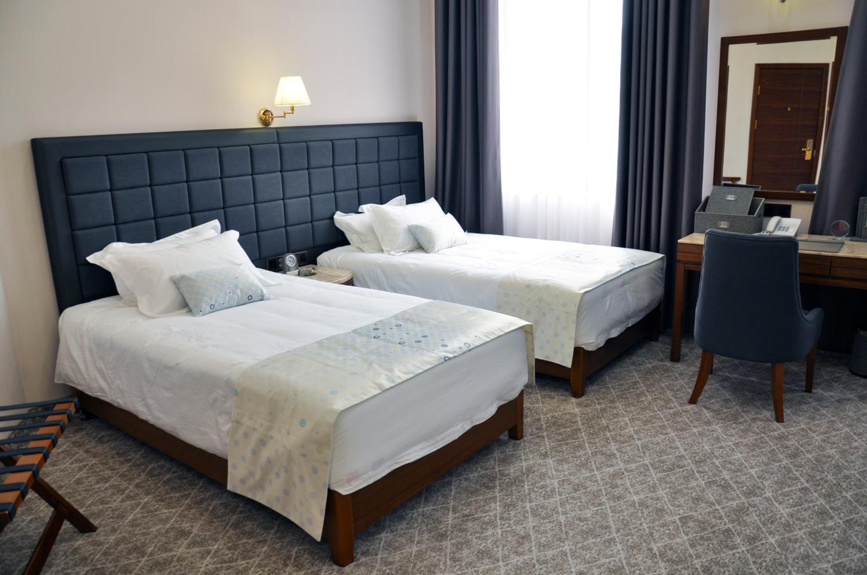 Large Twin Room photo 1