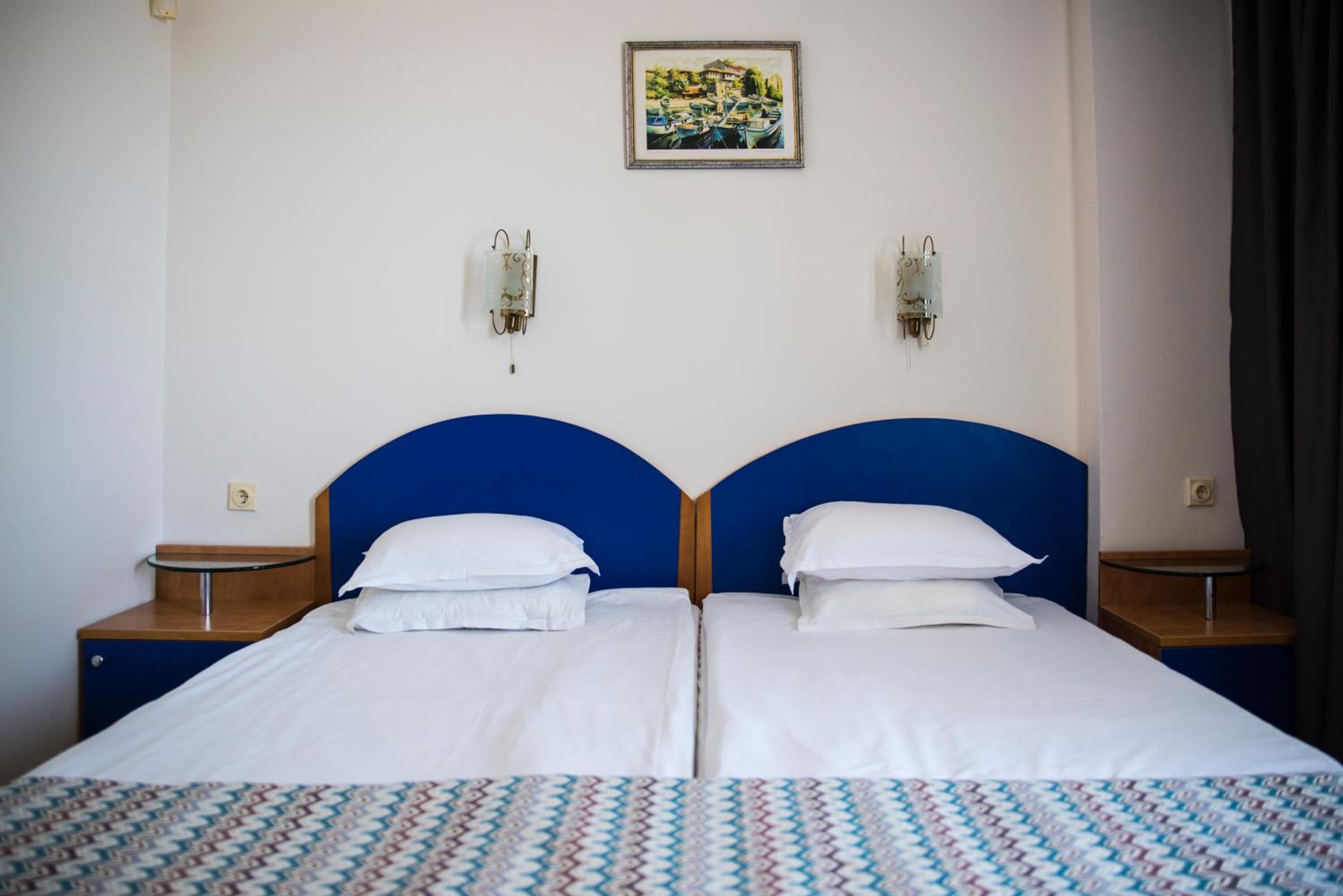Double or Twin Room photo 3