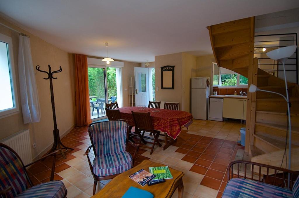Two-Bedroom House with Garden and Terrace "Christina Ouest" photo 1