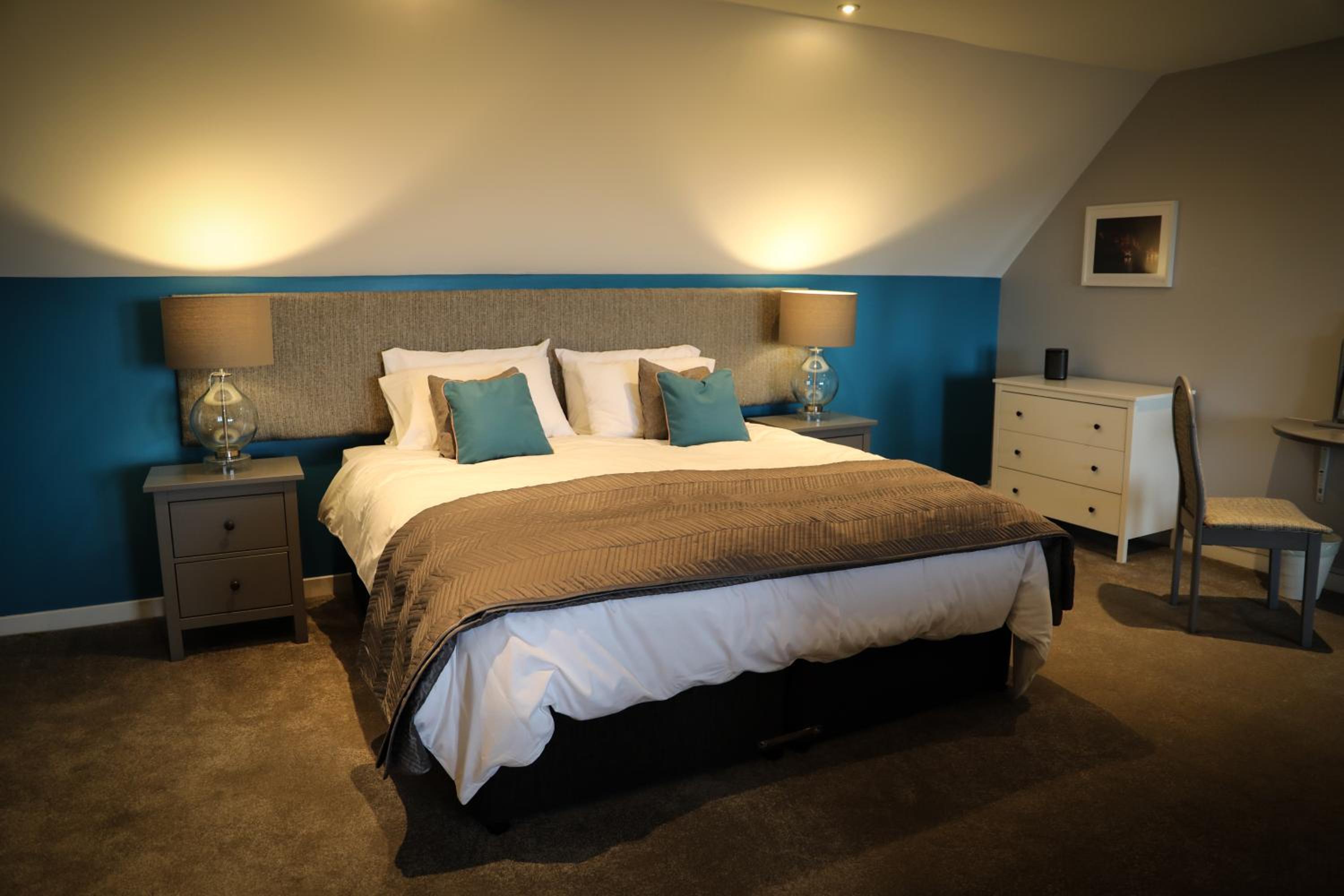 Superior King Suite photo 1