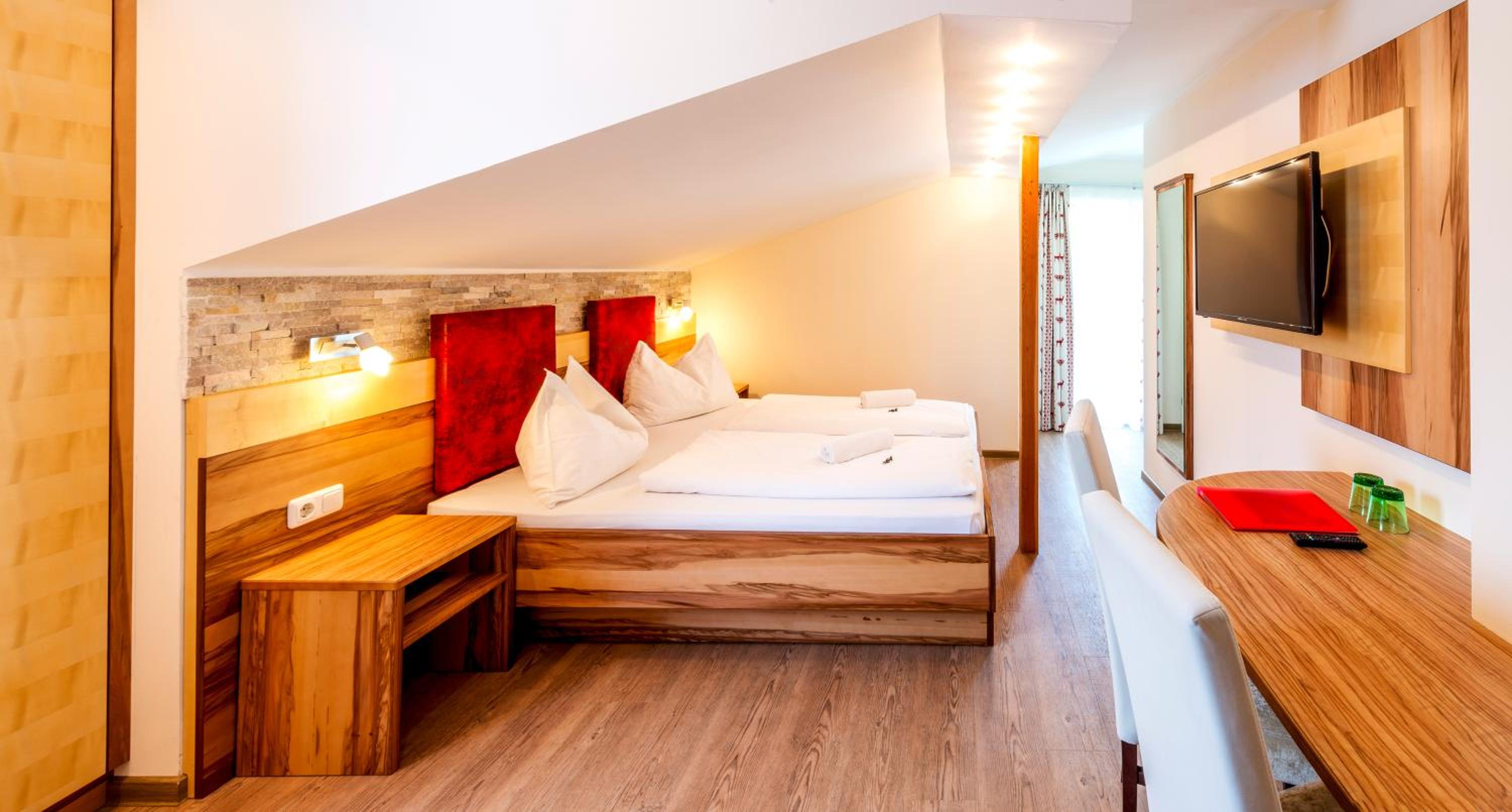 Comfort Double Room with Balcony (without lake view)