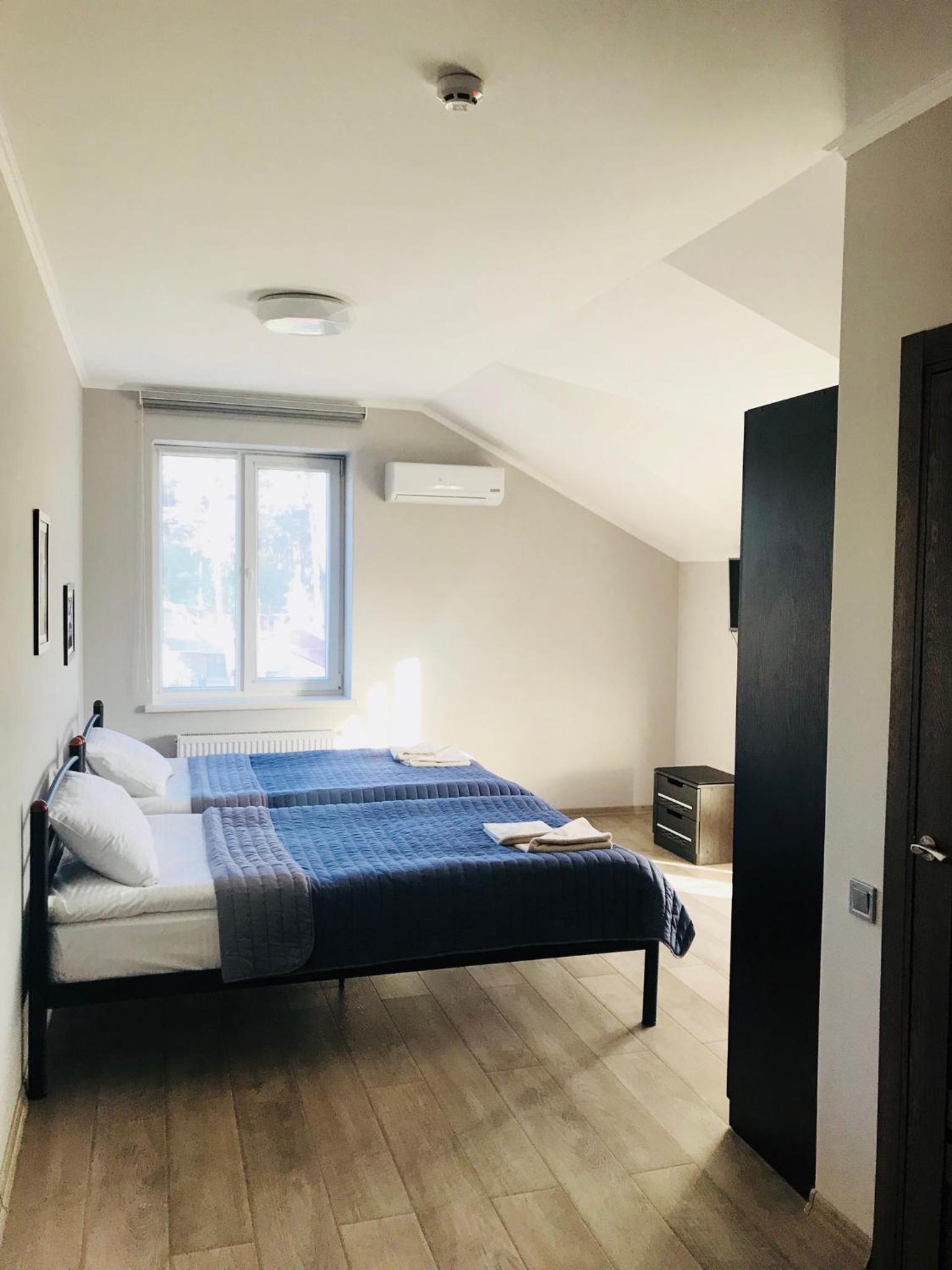Large Double Room photo 2
