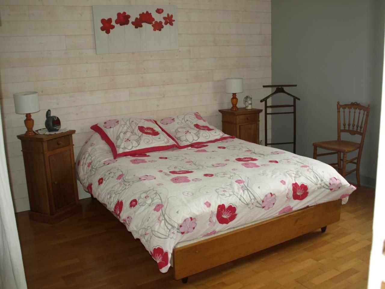 Large Double Room - Photo 2