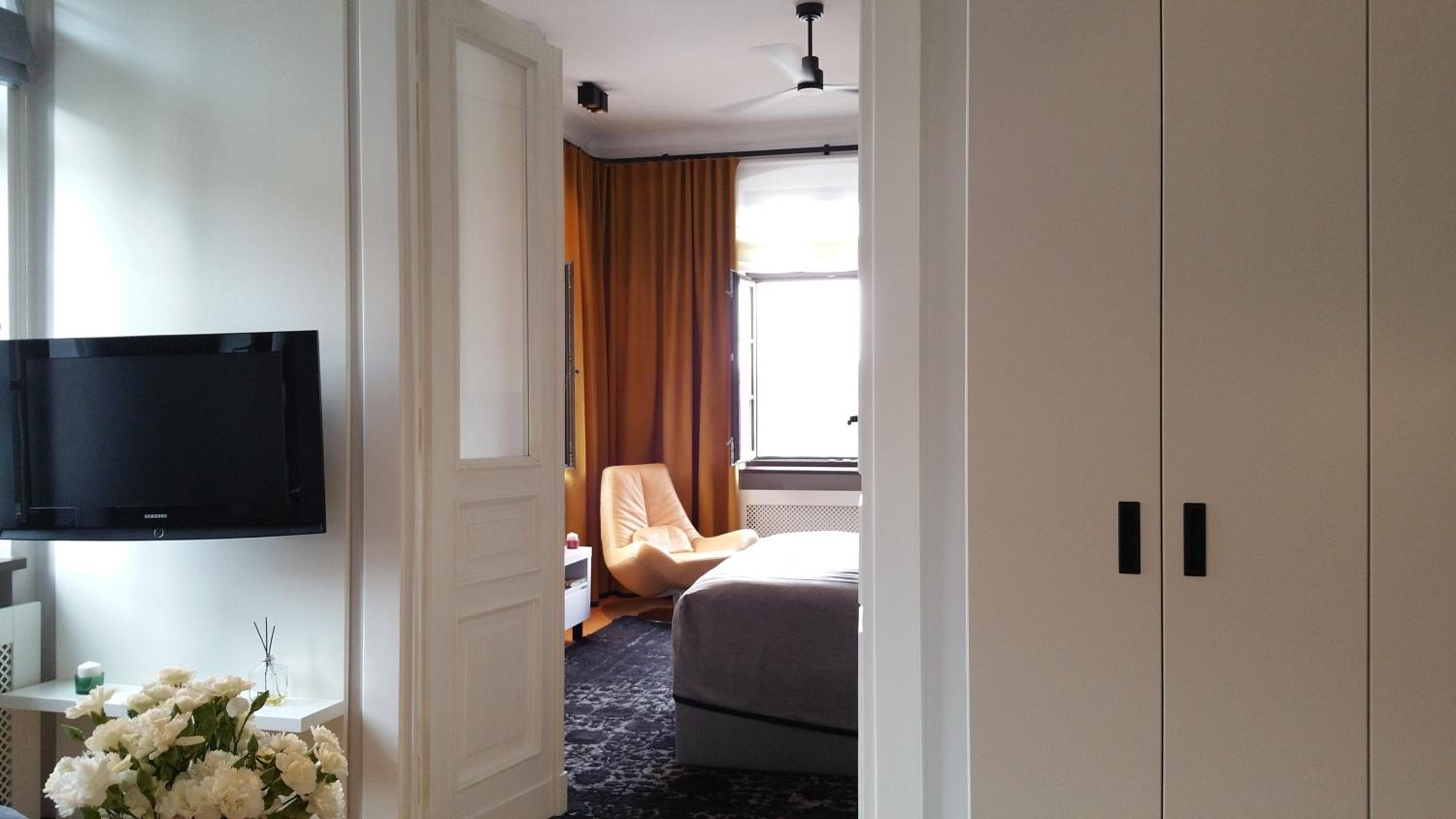 One-Bedroom Apartment - Photo 20