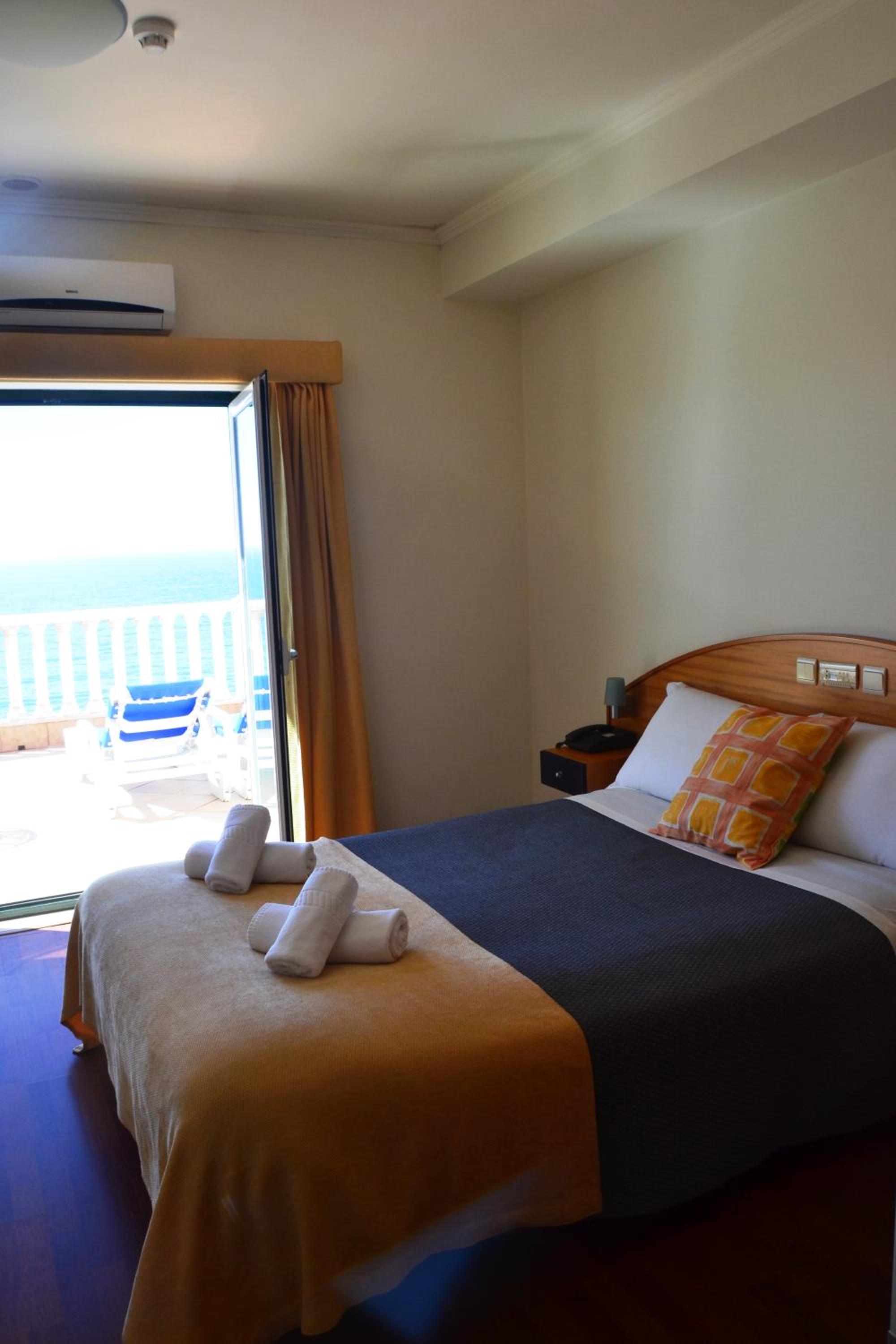 Double Room with Balcony and Sea View photo 3