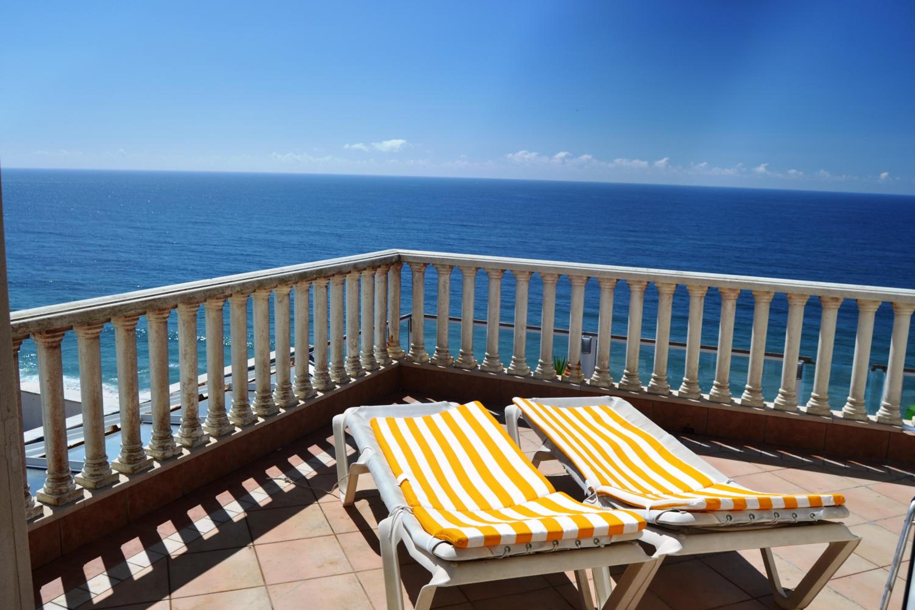 Suite with Balcony and Sea View photo 2