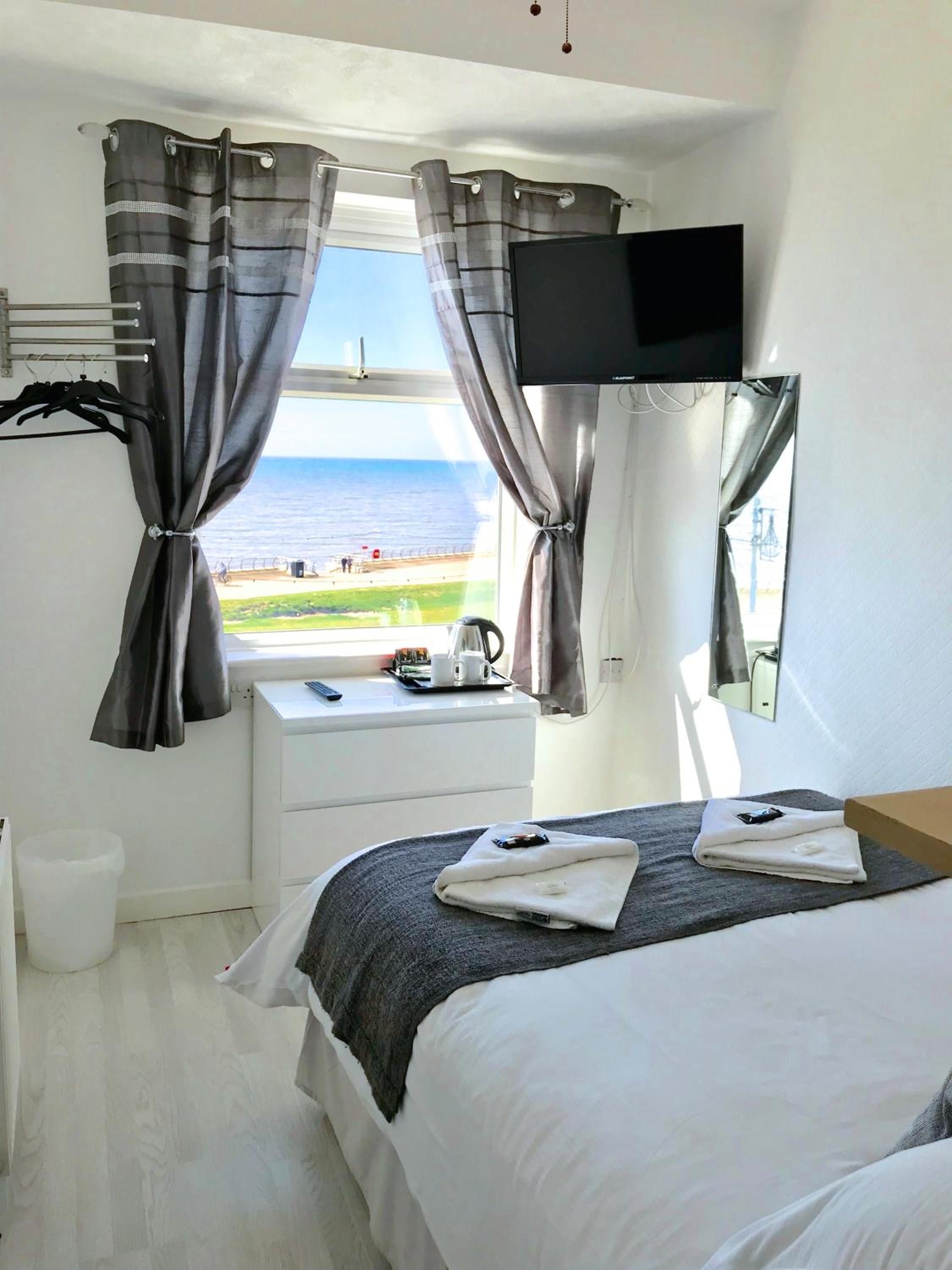 Double Room with Sea View photo 2