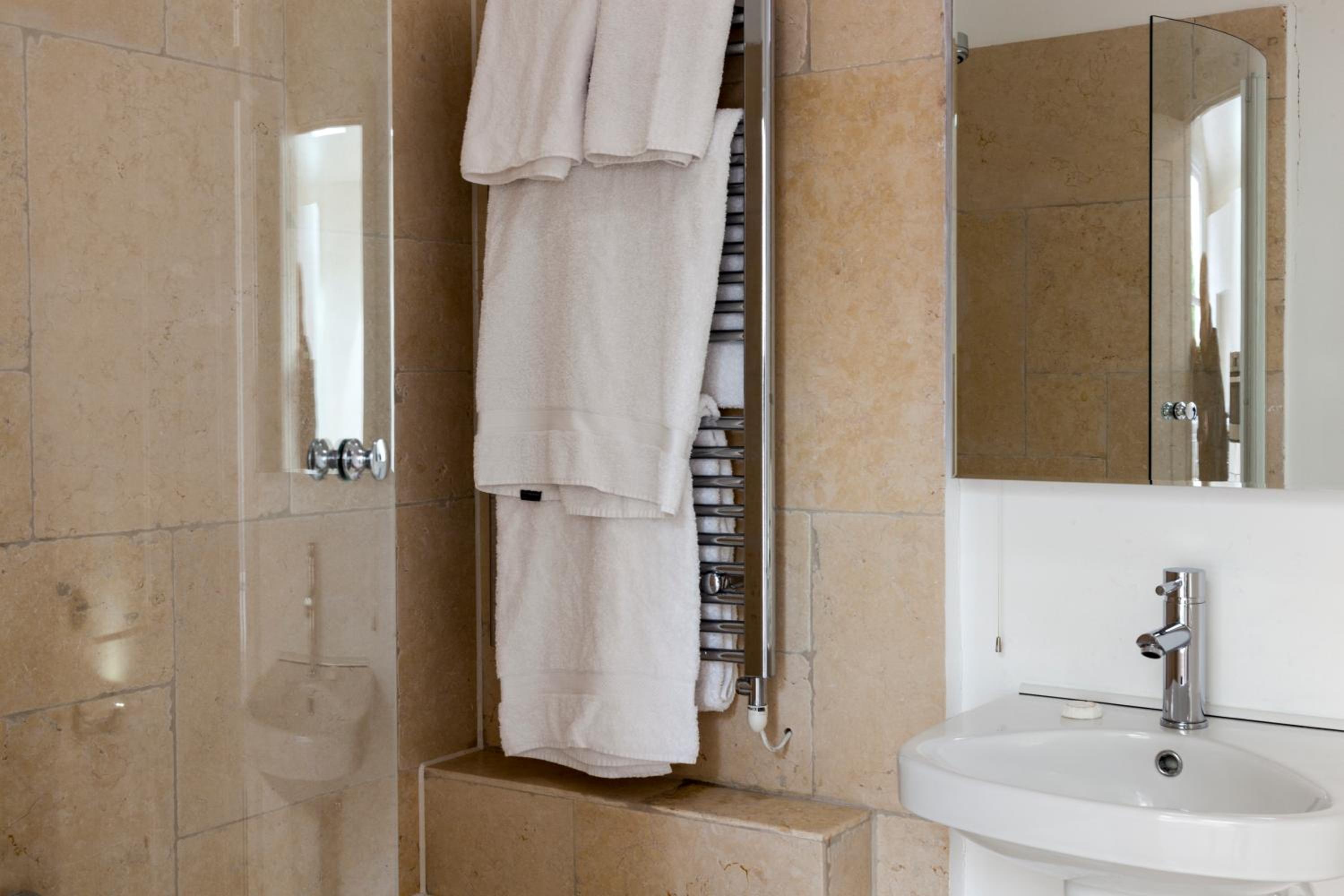 Standard King Room photo 2
