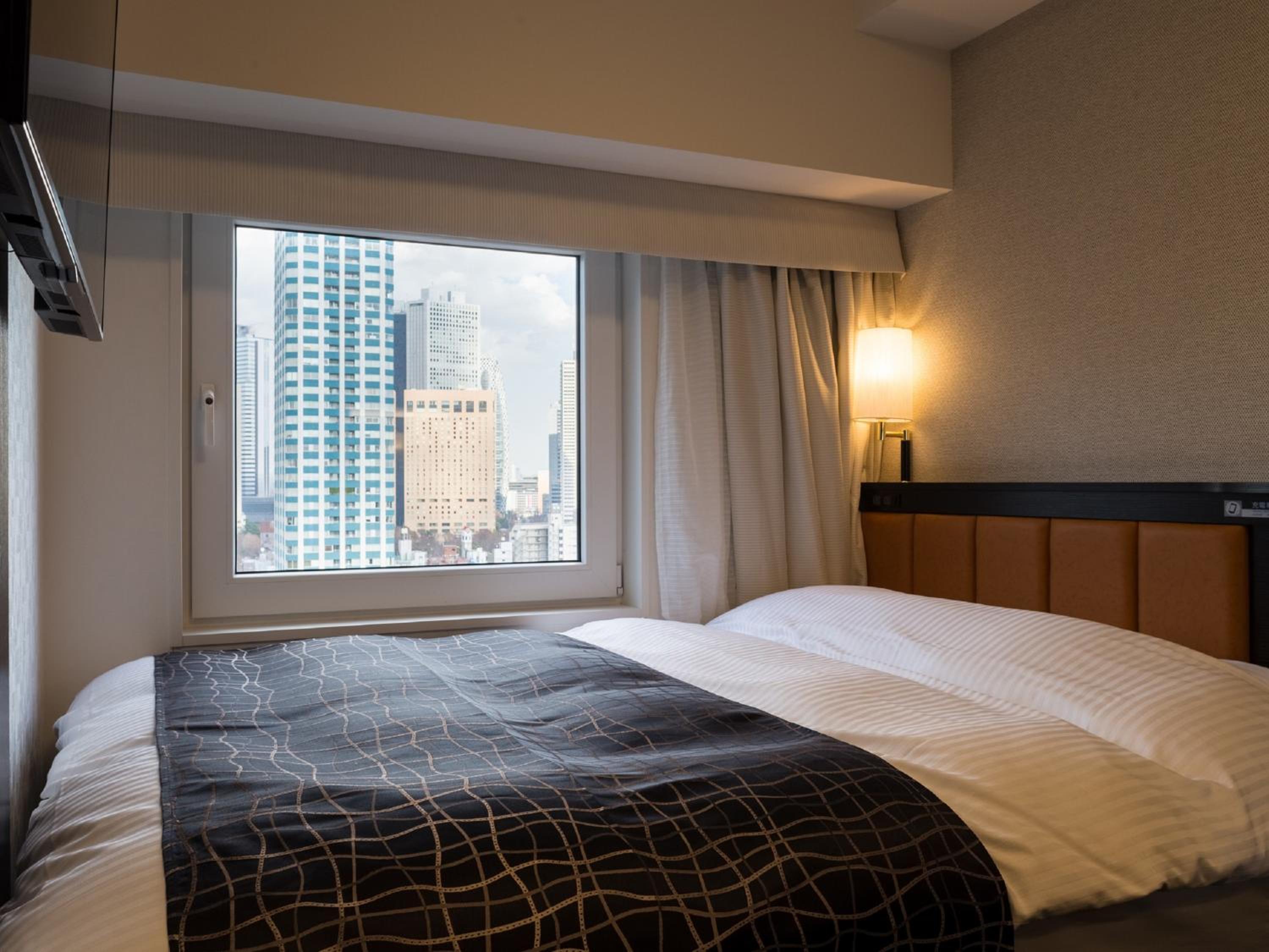 Double Room with City View - Upper Floor - Non-Smoking thumbnail 6