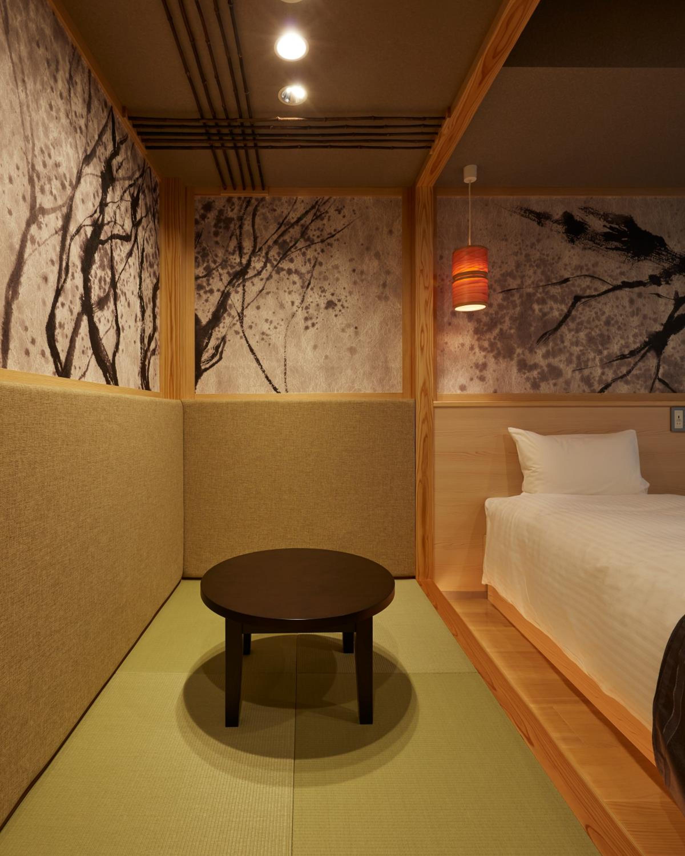 Japanese Modern Twin Room thumbnail 5