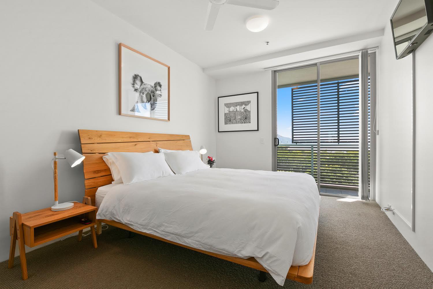 Two-Bedroom Apartment Premium Harbor View thumbnail 5