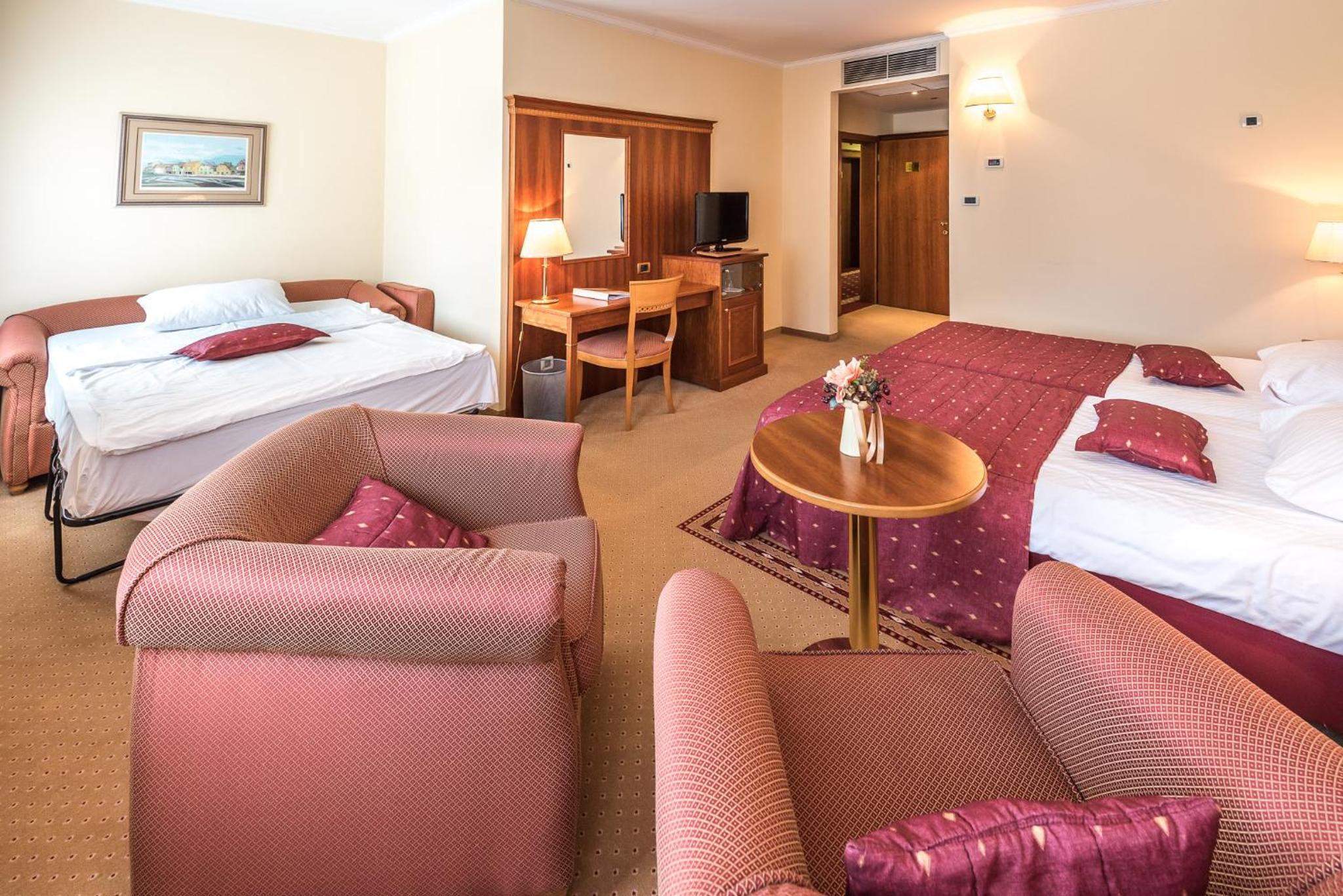 Triple Room - Photo 1