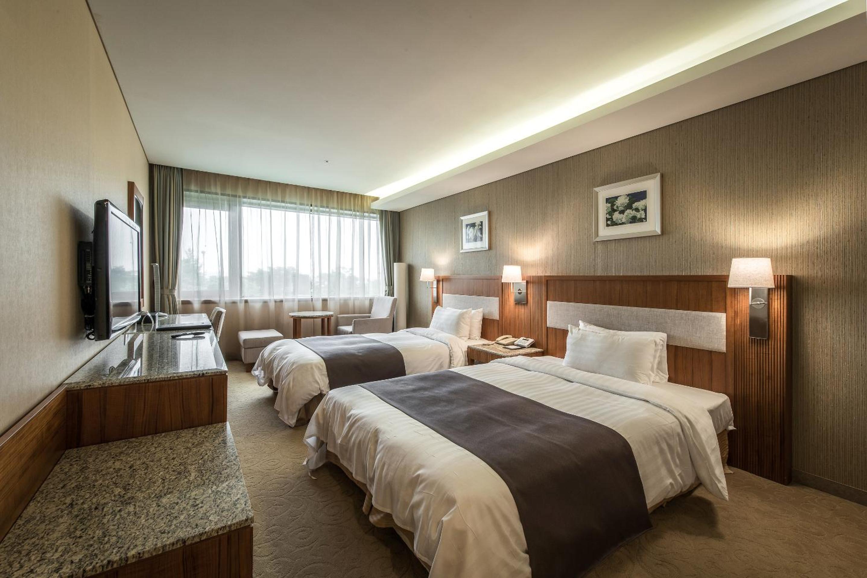 Deluxe Twin Room with Sea View