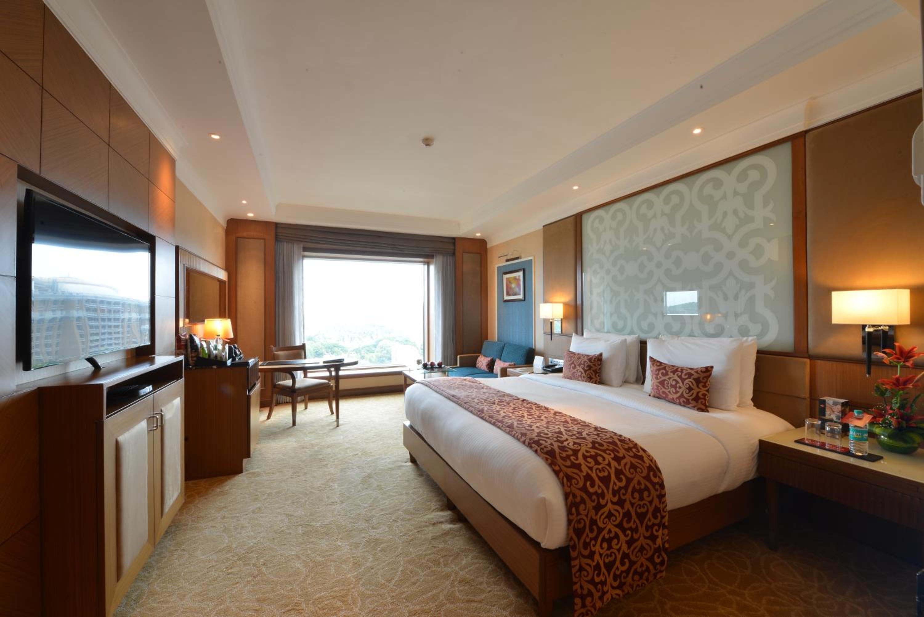 Premium King Room photo 2
