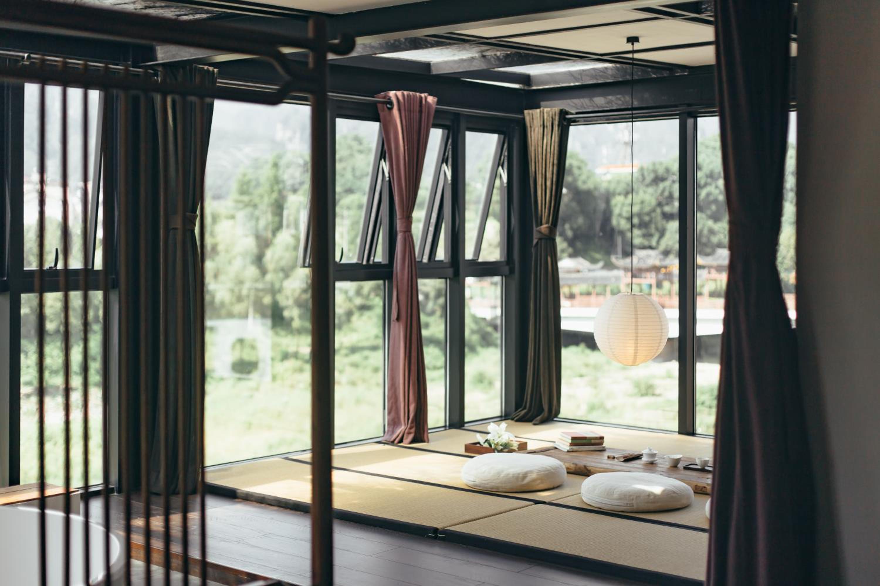 Deluxe King Room - Chengguan