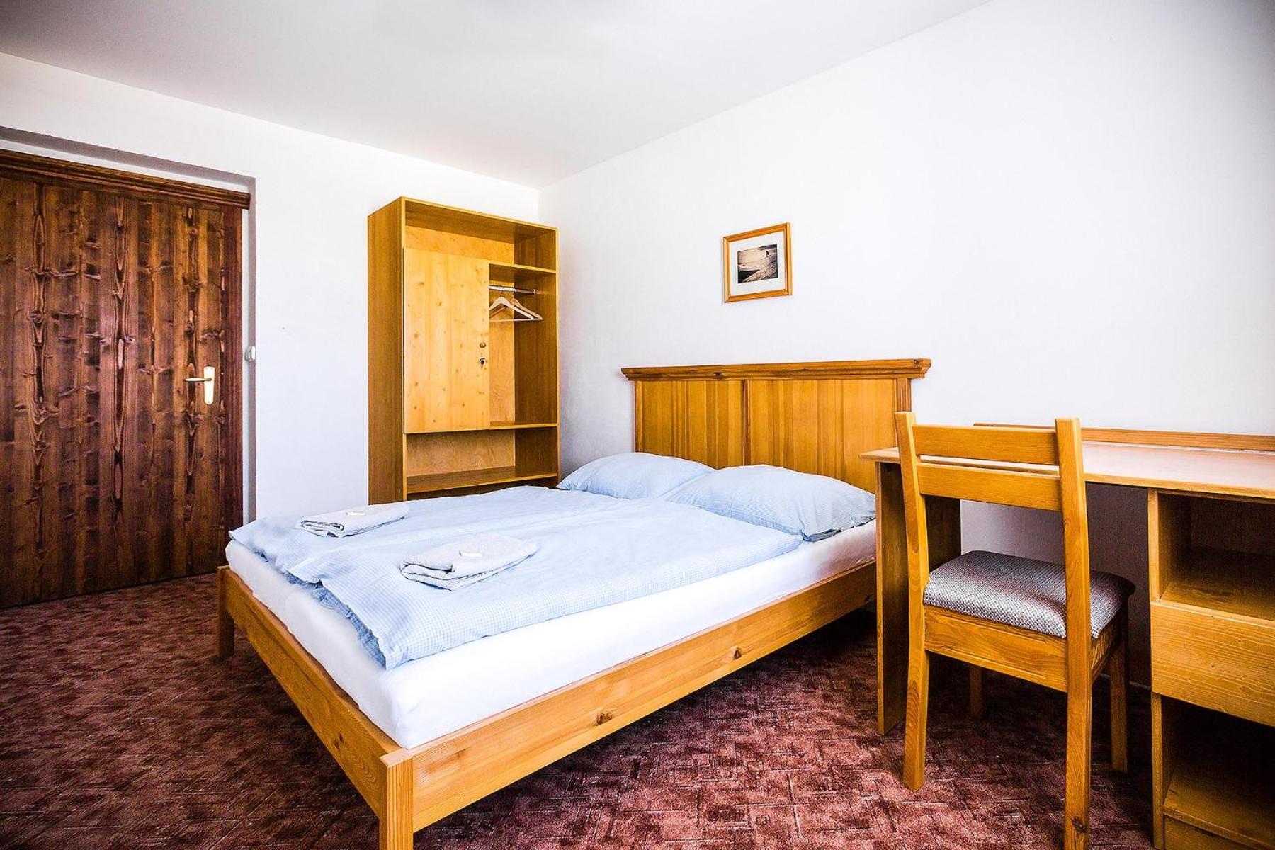 Double Room with Shared Bathroom photo 1
