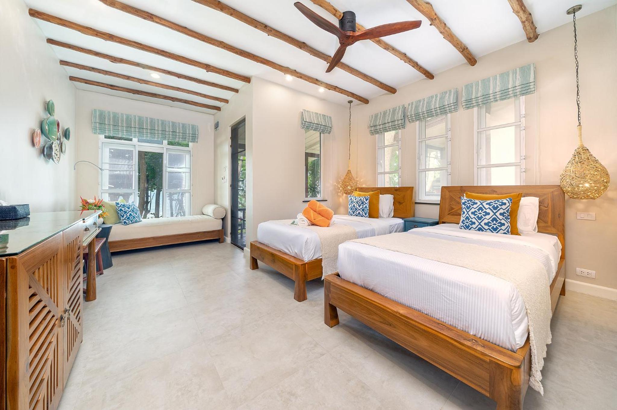 Deluxe Double or Twin Room with Sea View photo 3