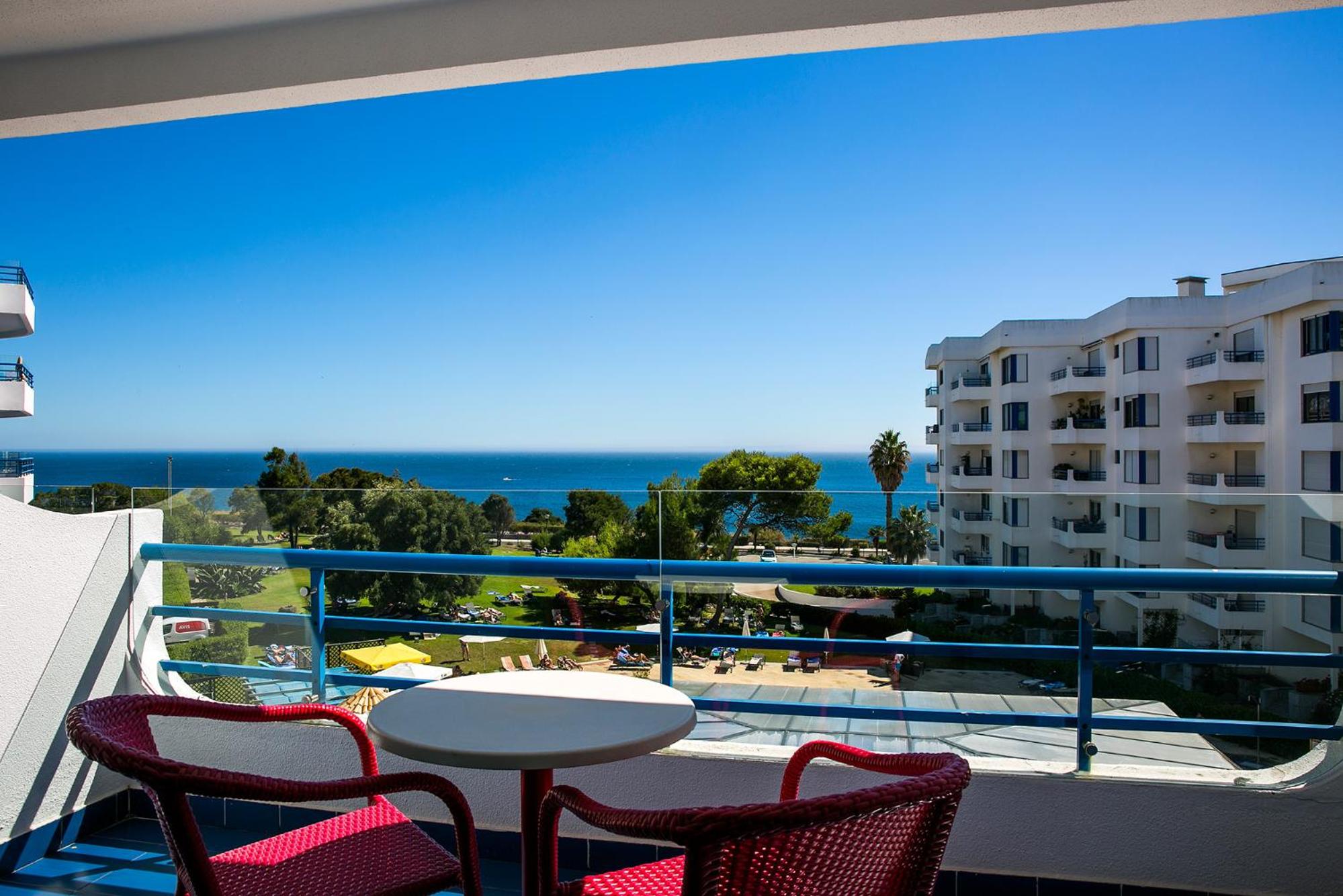 Deluxe Twin Room with Sea View - Photo 5