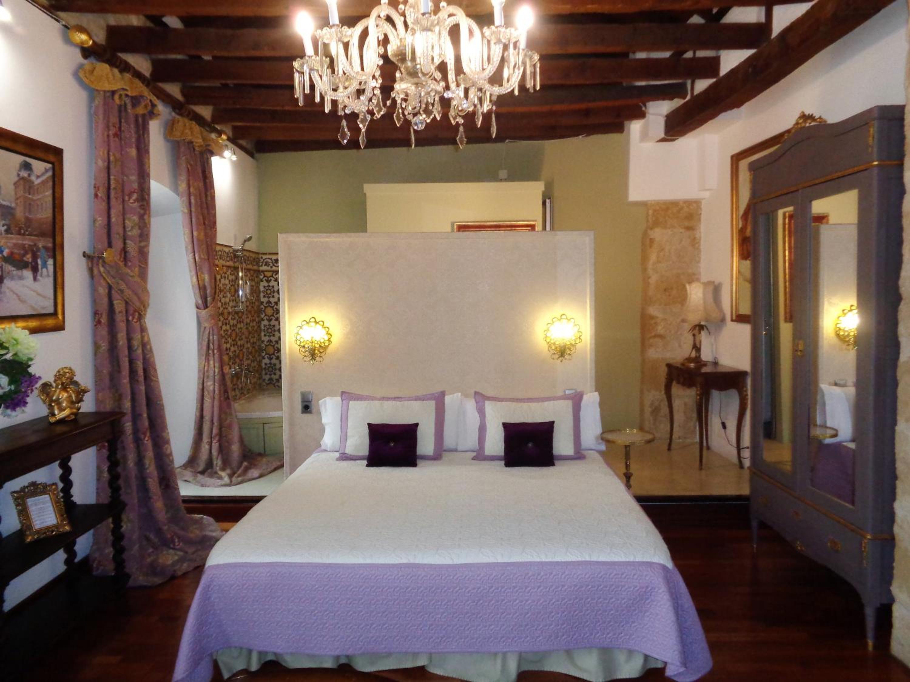 Deluxe Double or Twin Room - Photo 5