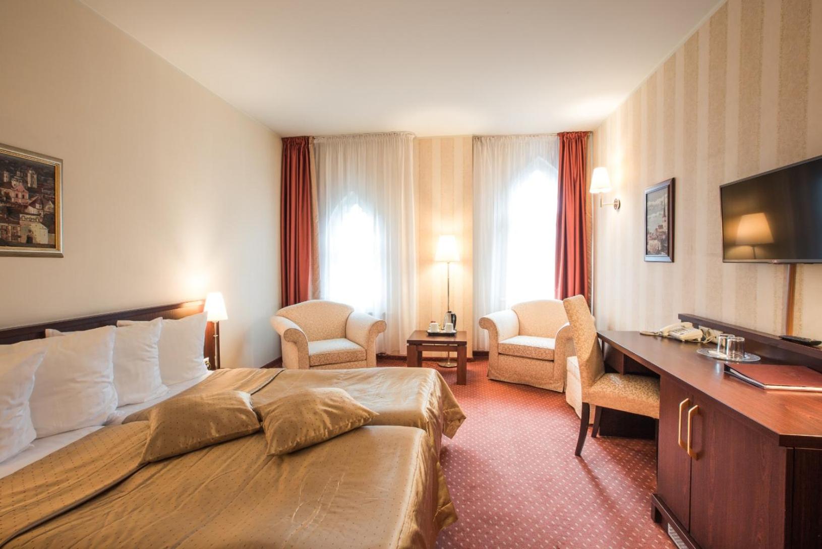 Double Room - Photo 9