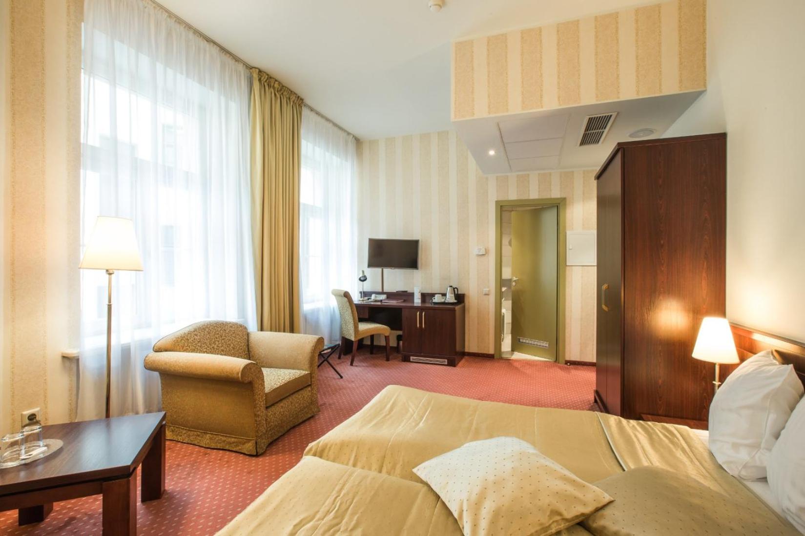 Double Room - Photo 10