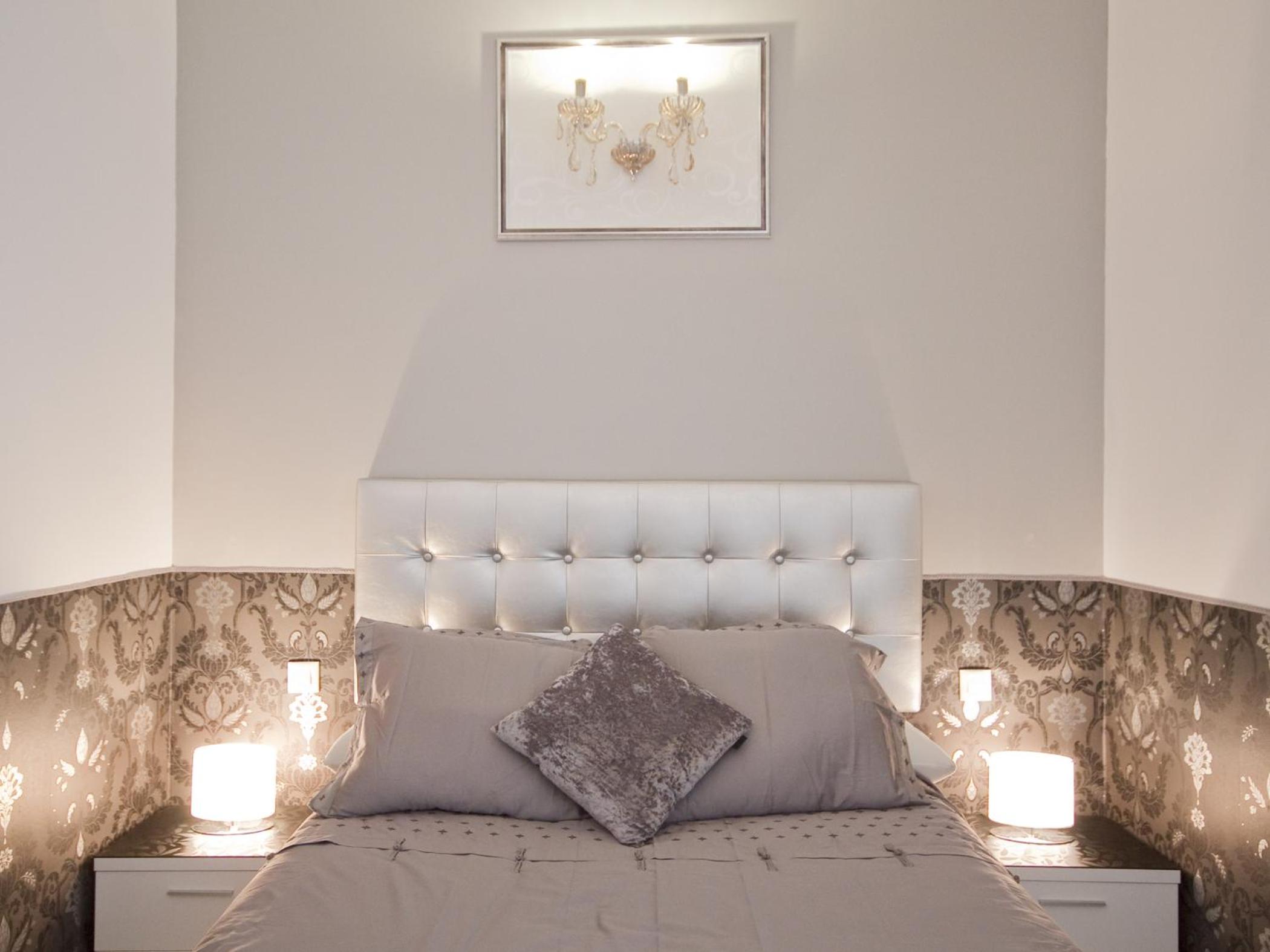 One-Bedroom Apartment - Photo 14