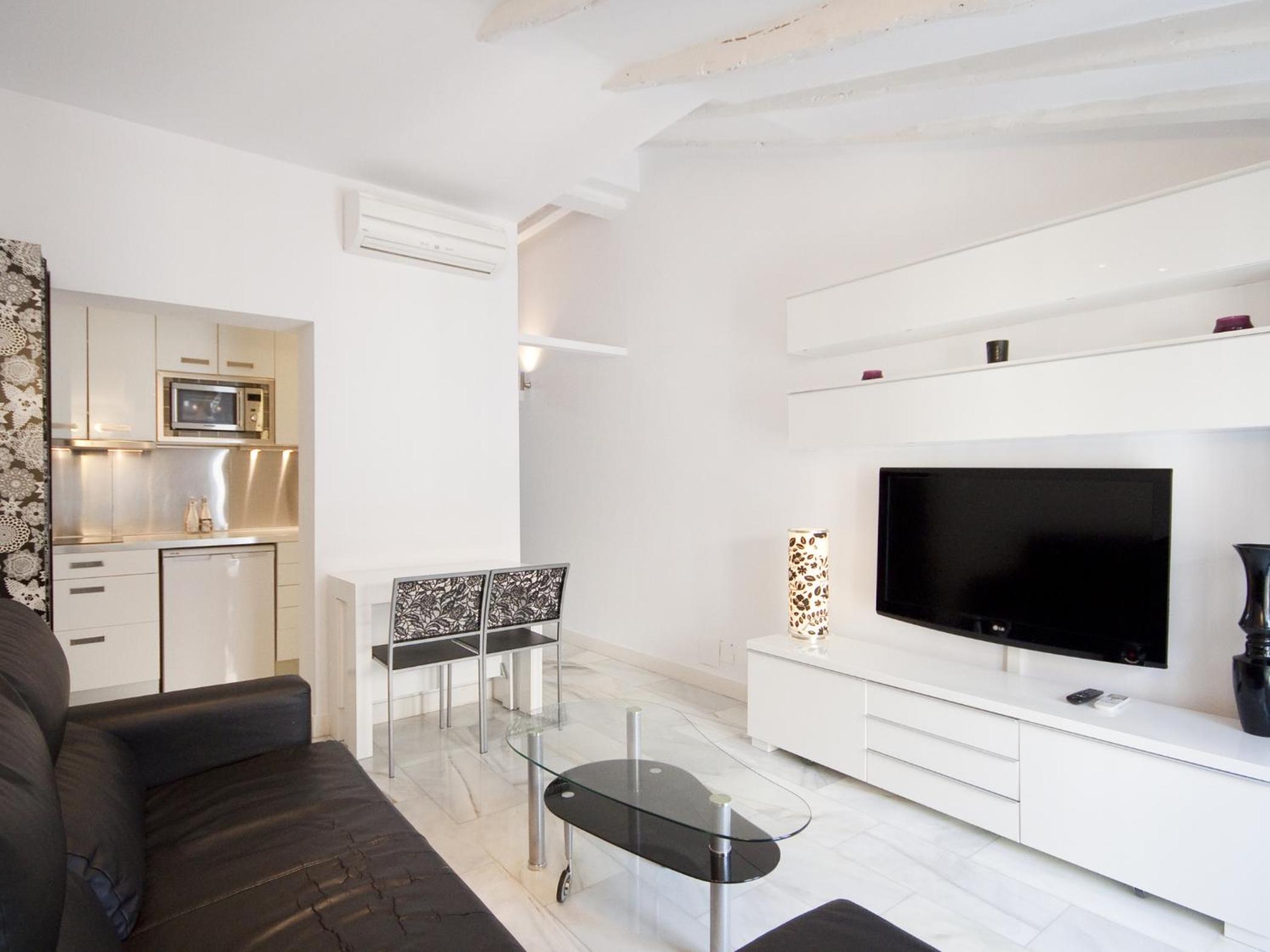 One-Bedroom Apartment - Photo 15