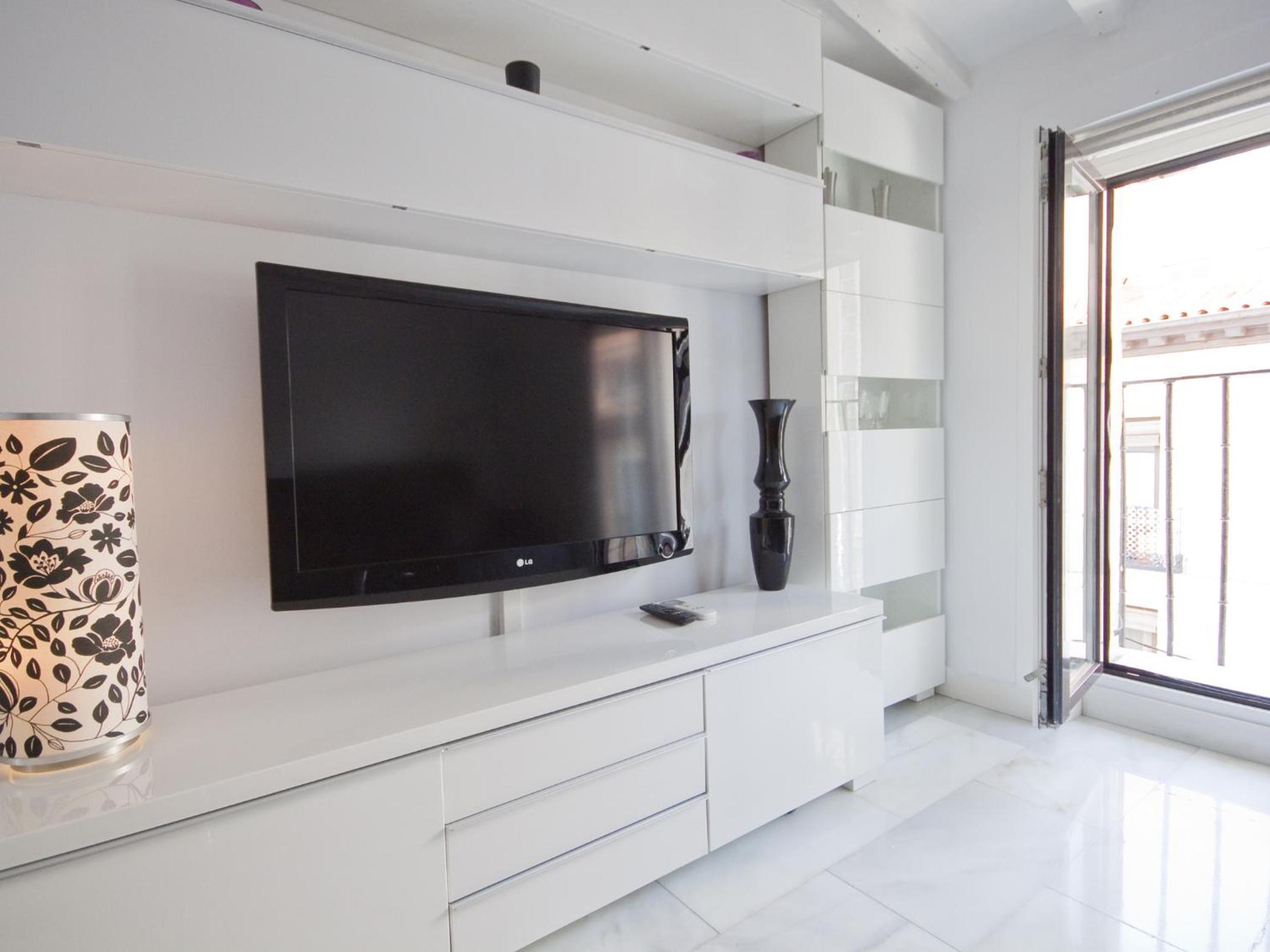 One-Bedroom Apartment - Photo 5