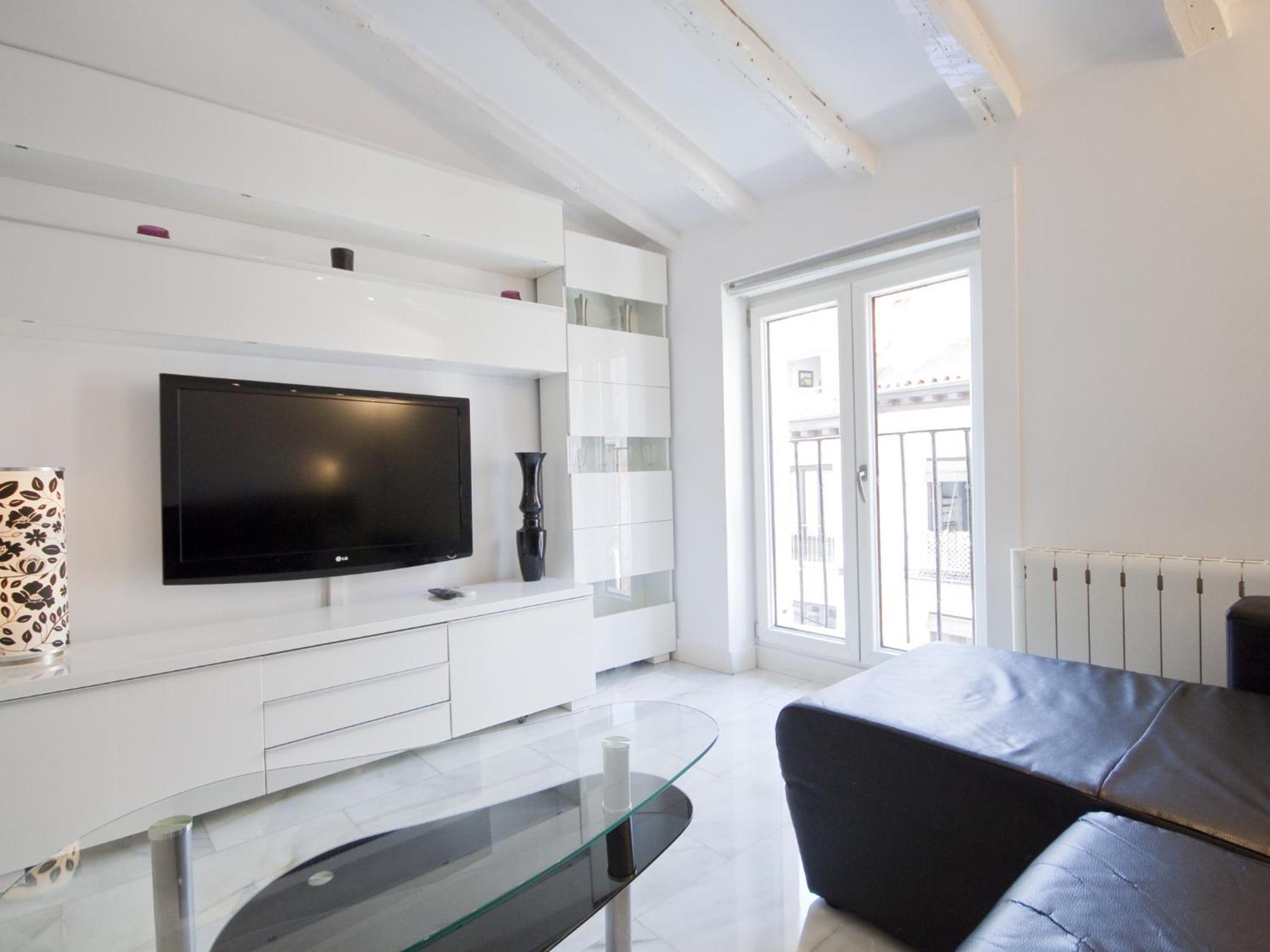 One-Bedroom Apartment - Photo 12