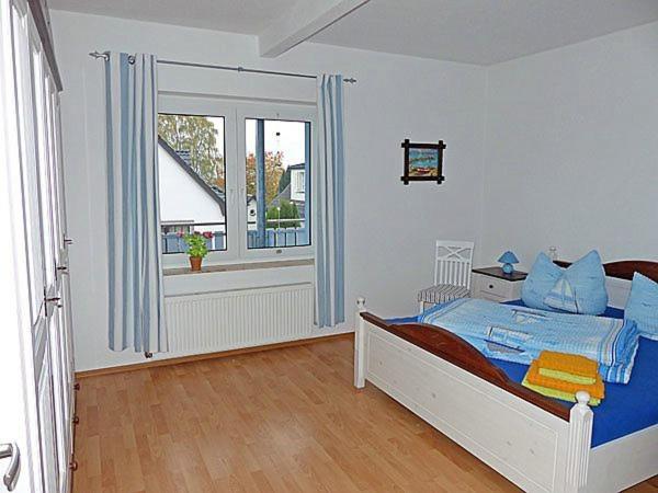 Apartment with Lake View photo 3