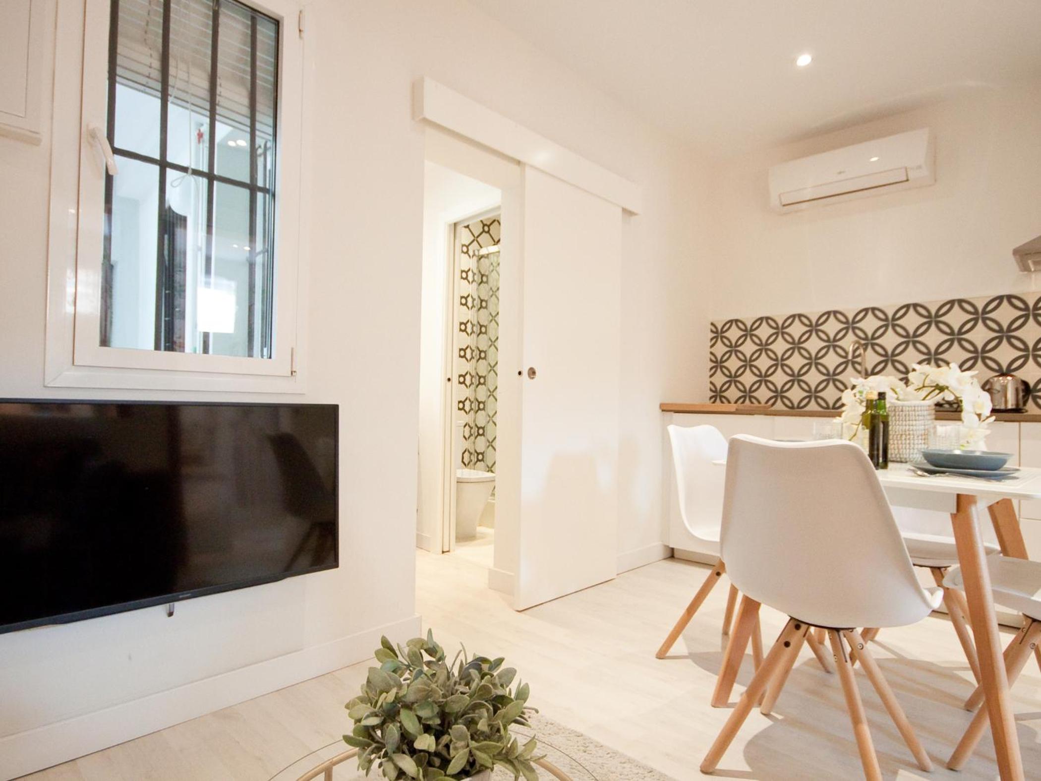One-Bedroom Apartment - Photo 7