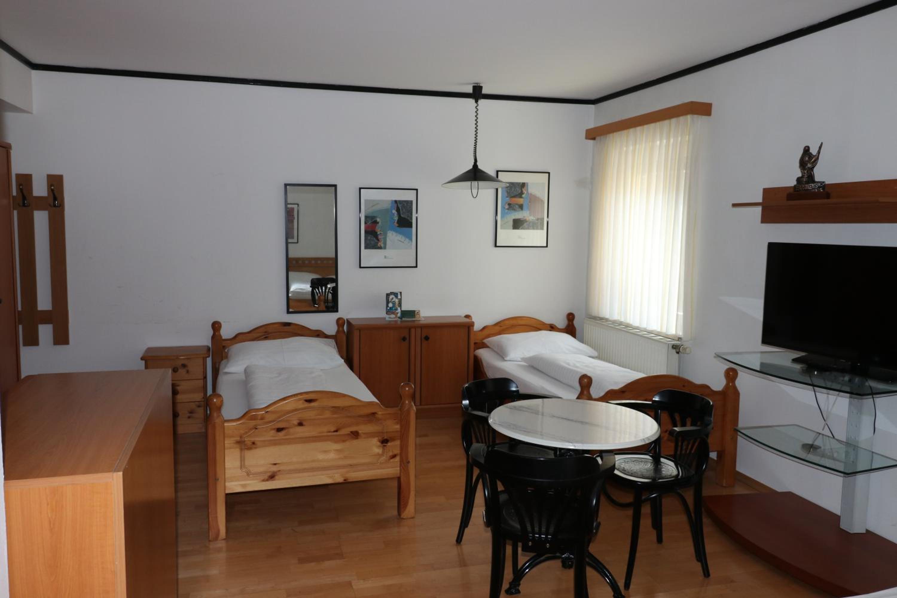Family Room - Photo 4