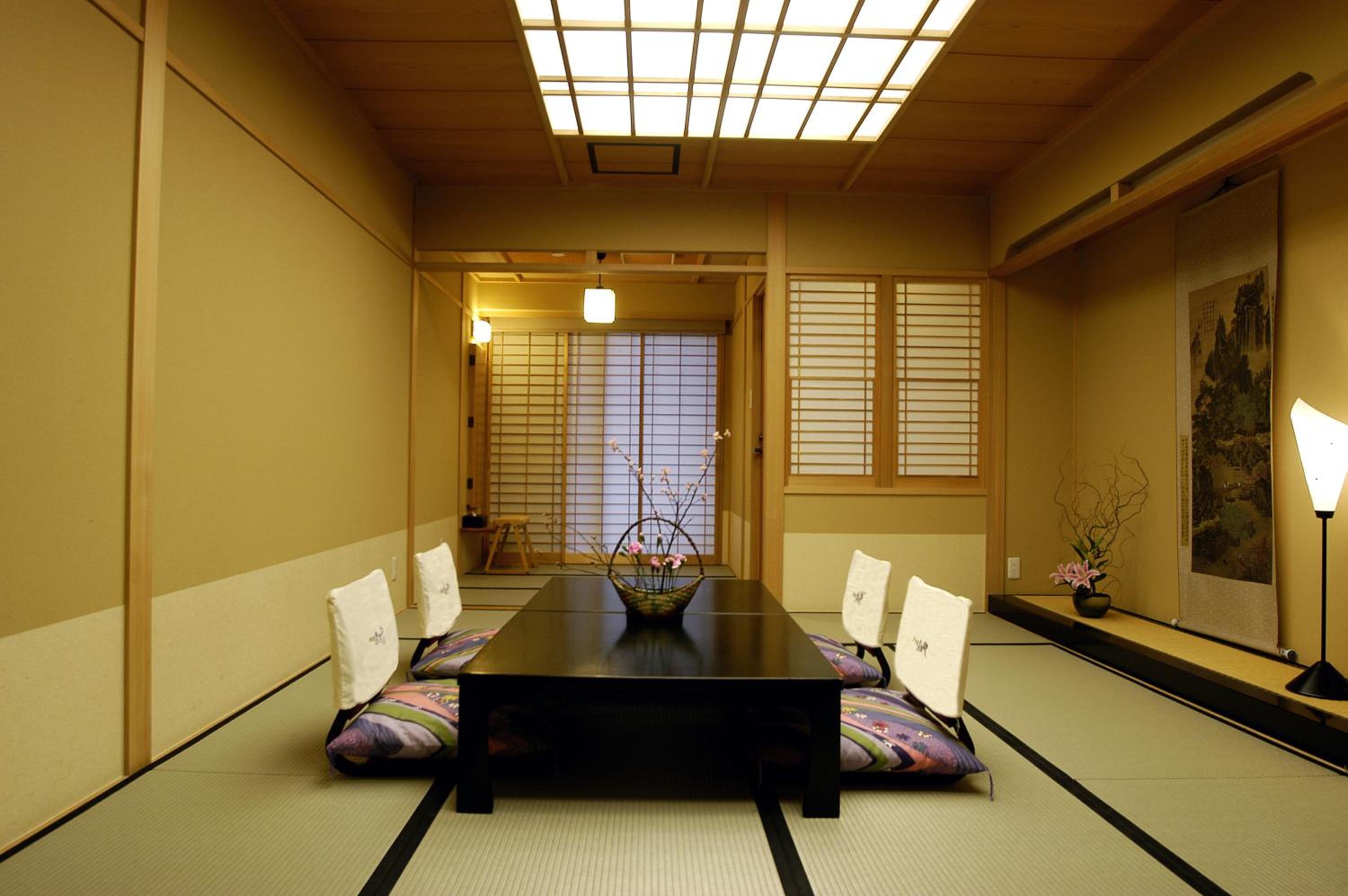 Japanese-Style Room with SHIGARAKI YAKI Open-Air Bath and Lake View - Photo 17